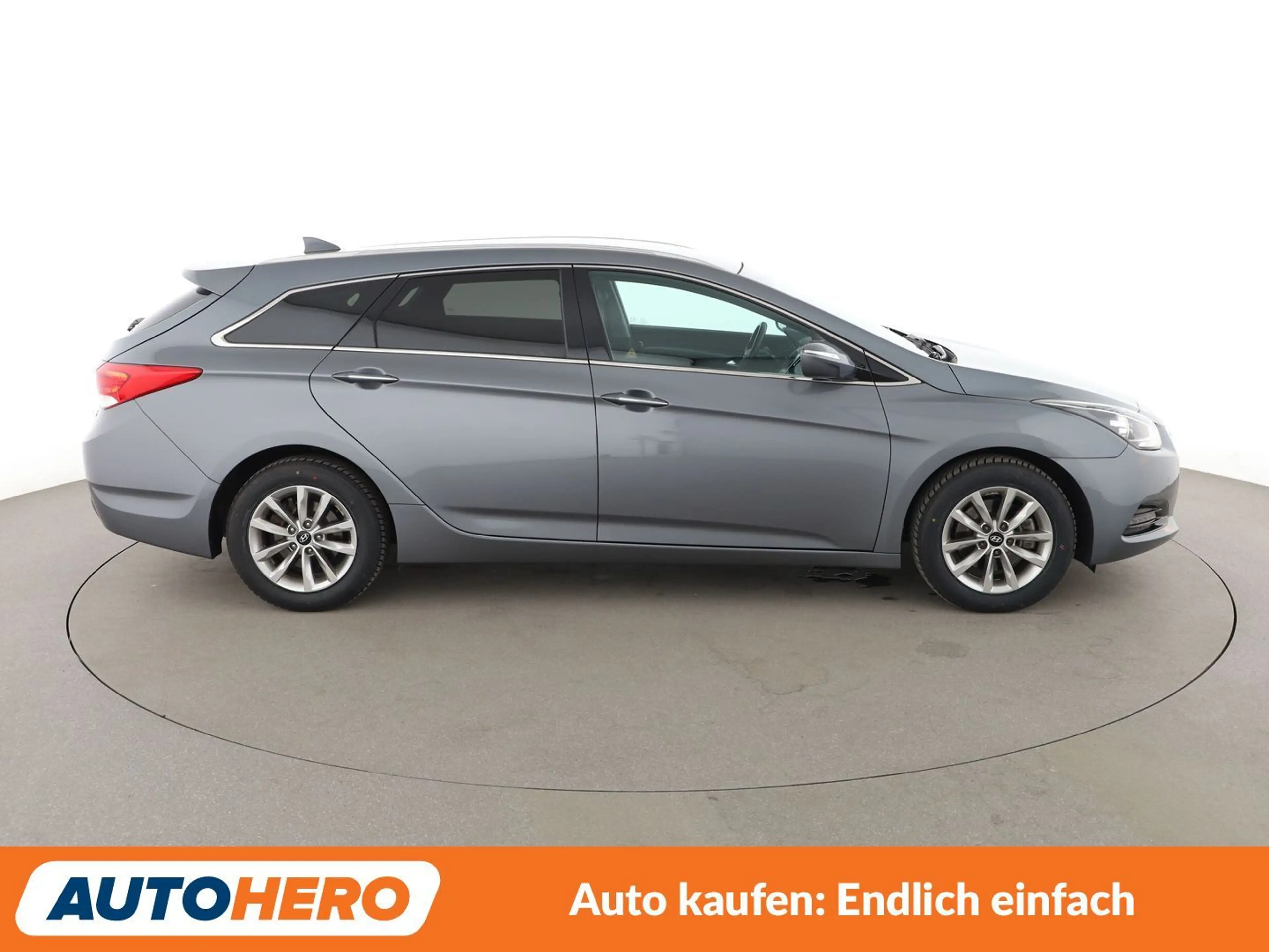 Hyundai i40 1.6 Trend Blue*NAVI*TEMPO*CAM*PDC*SHZ* — photo 7