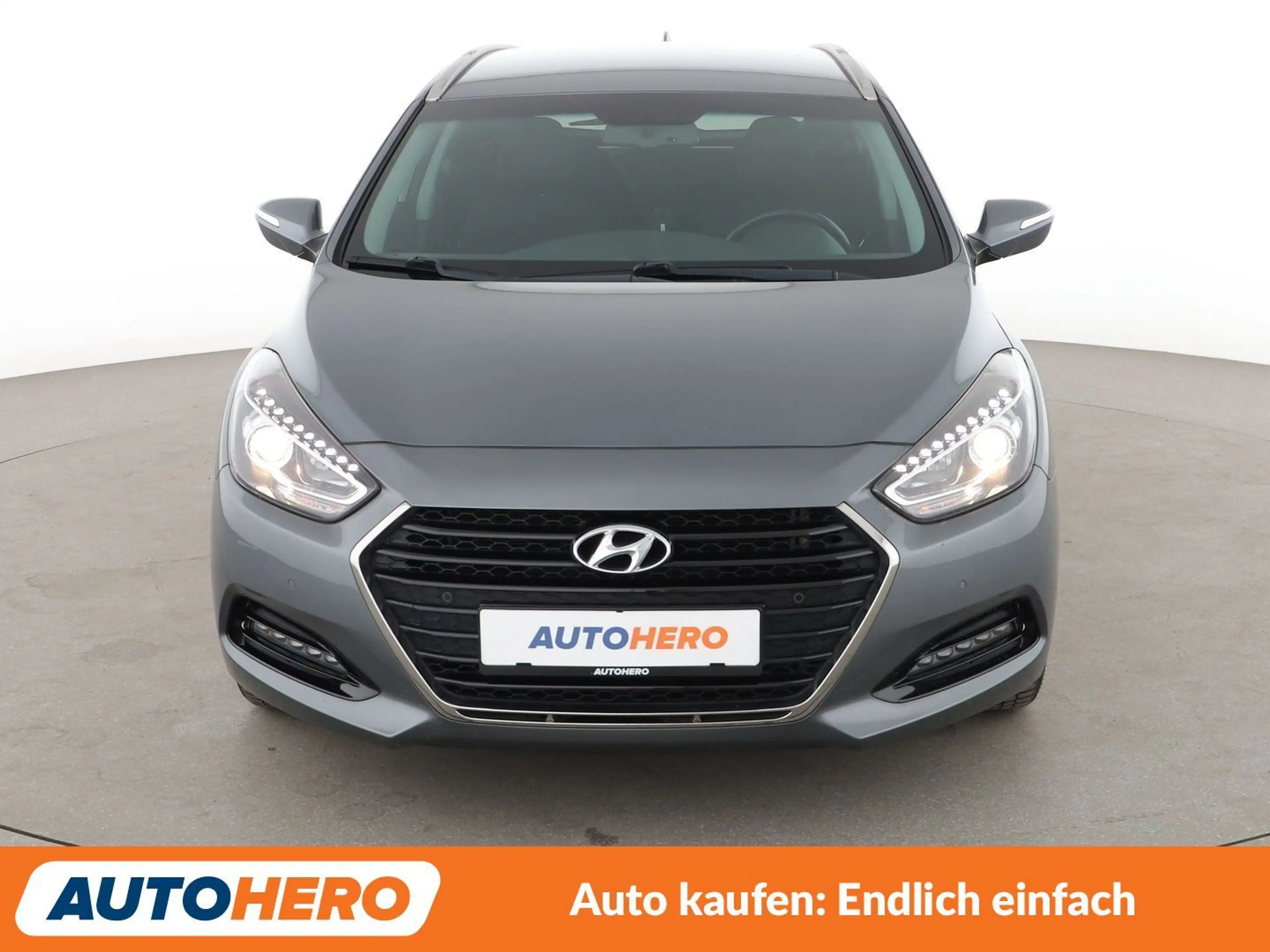 Hyundai i40 1.6 Trend Blue*NAVI*TEMPO*CAM*PDC*SHZ* — photo 9
