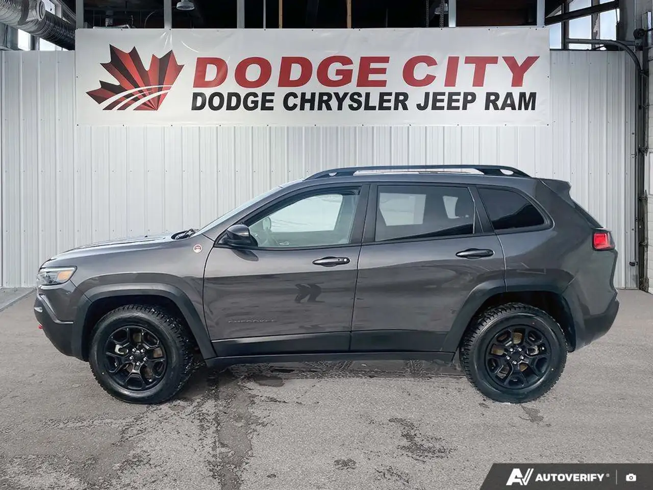 Jeep Cherokee снимка Jeep Cherokee