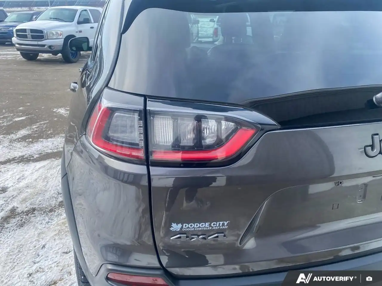 Jeep Cherokee снимка Jeep Cherokee