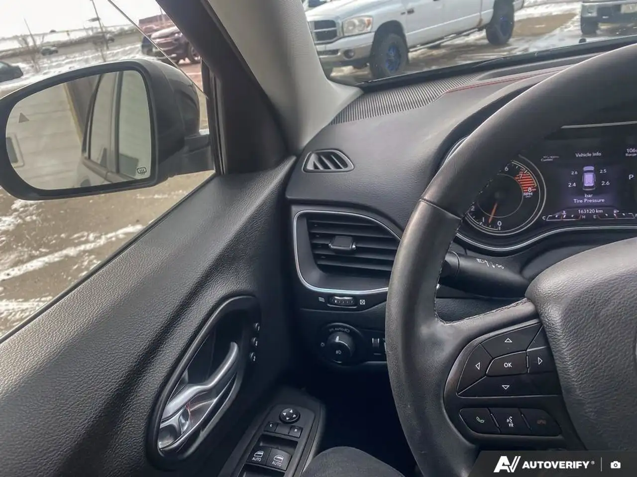 Jeep Cherokee снимка Jeep Cherokee