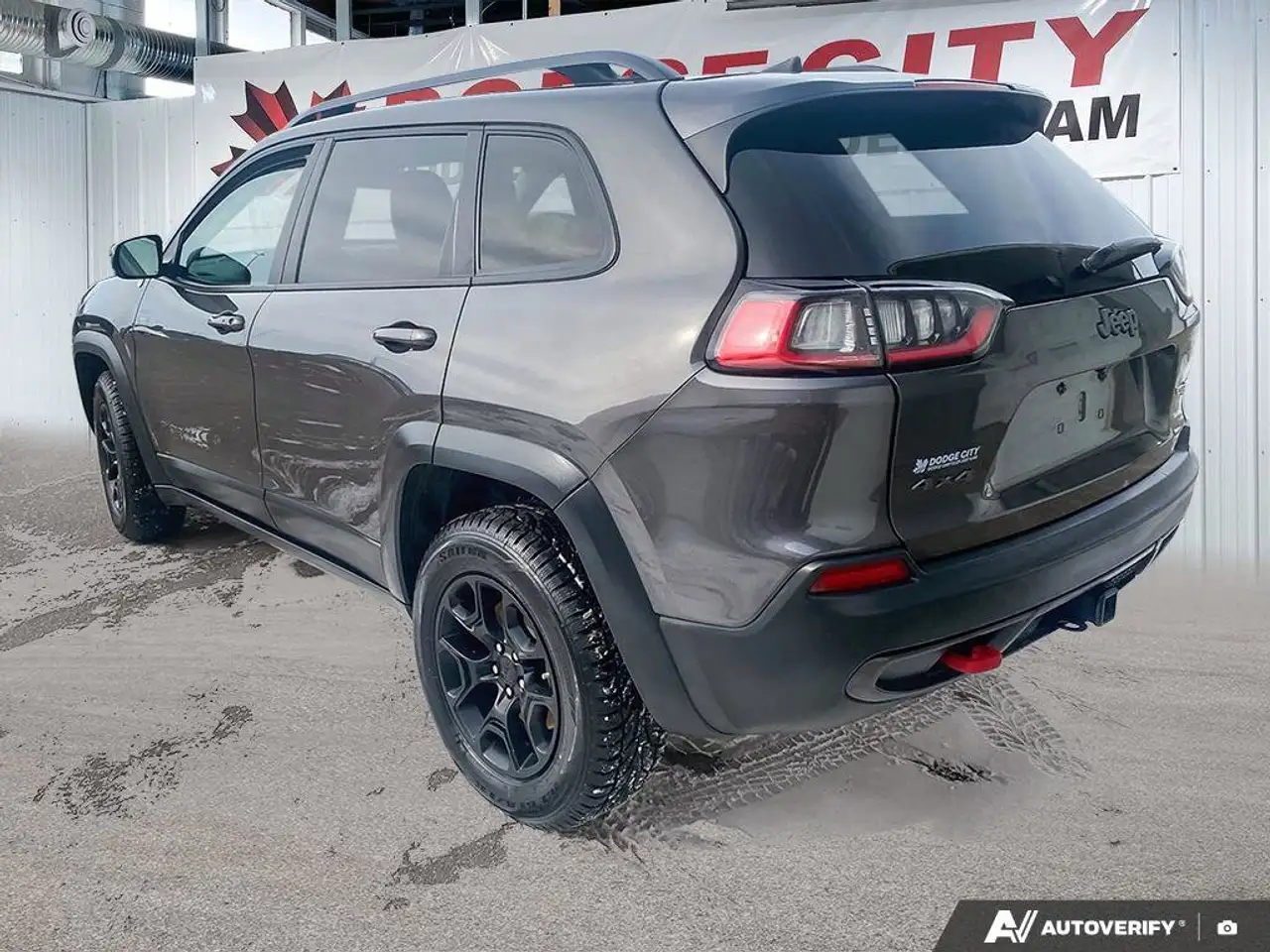 Jeep Cherokee снимка Jeep Cherokee