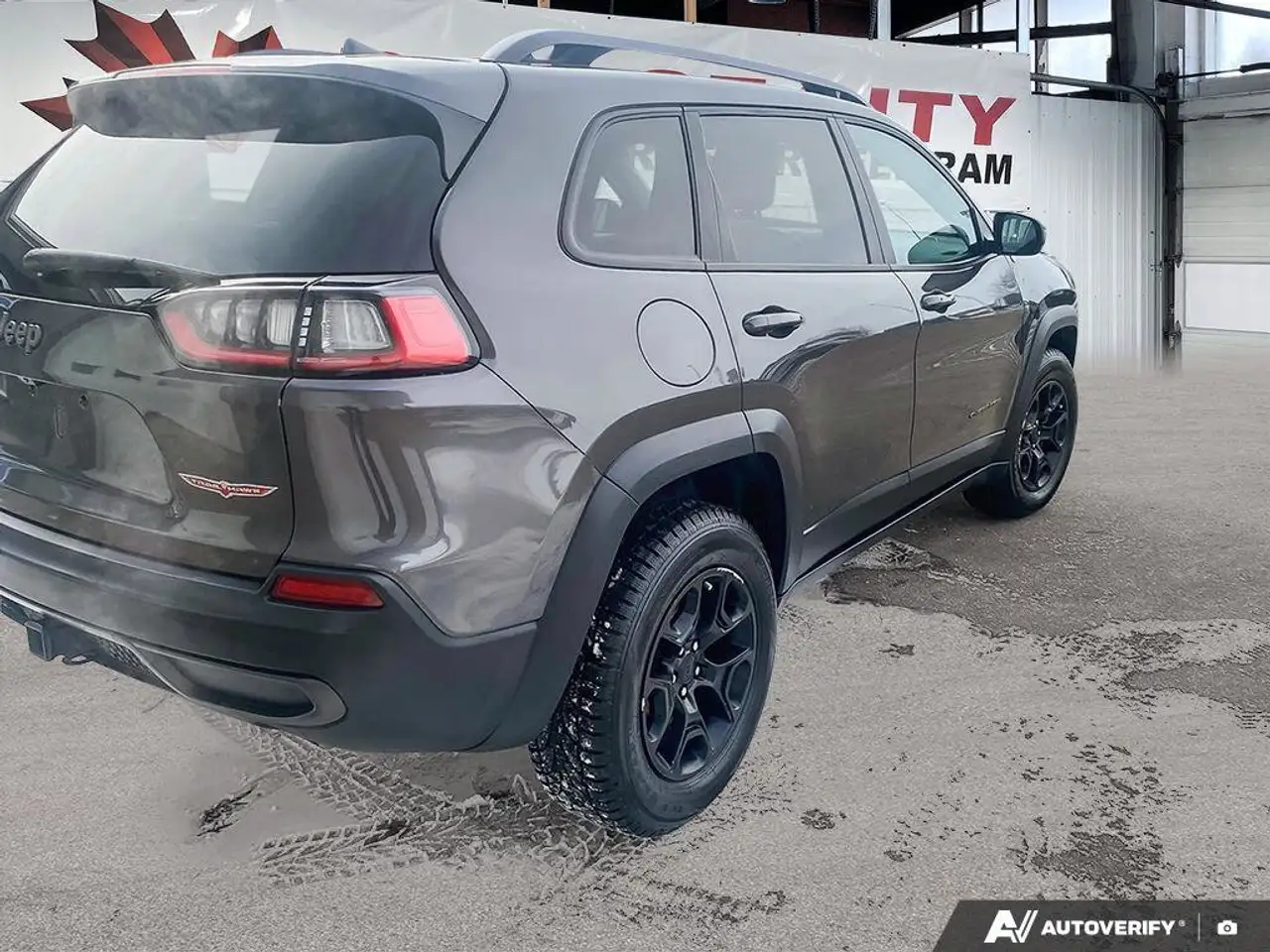 Jeep Cherokee снимка Jeep Cherokee