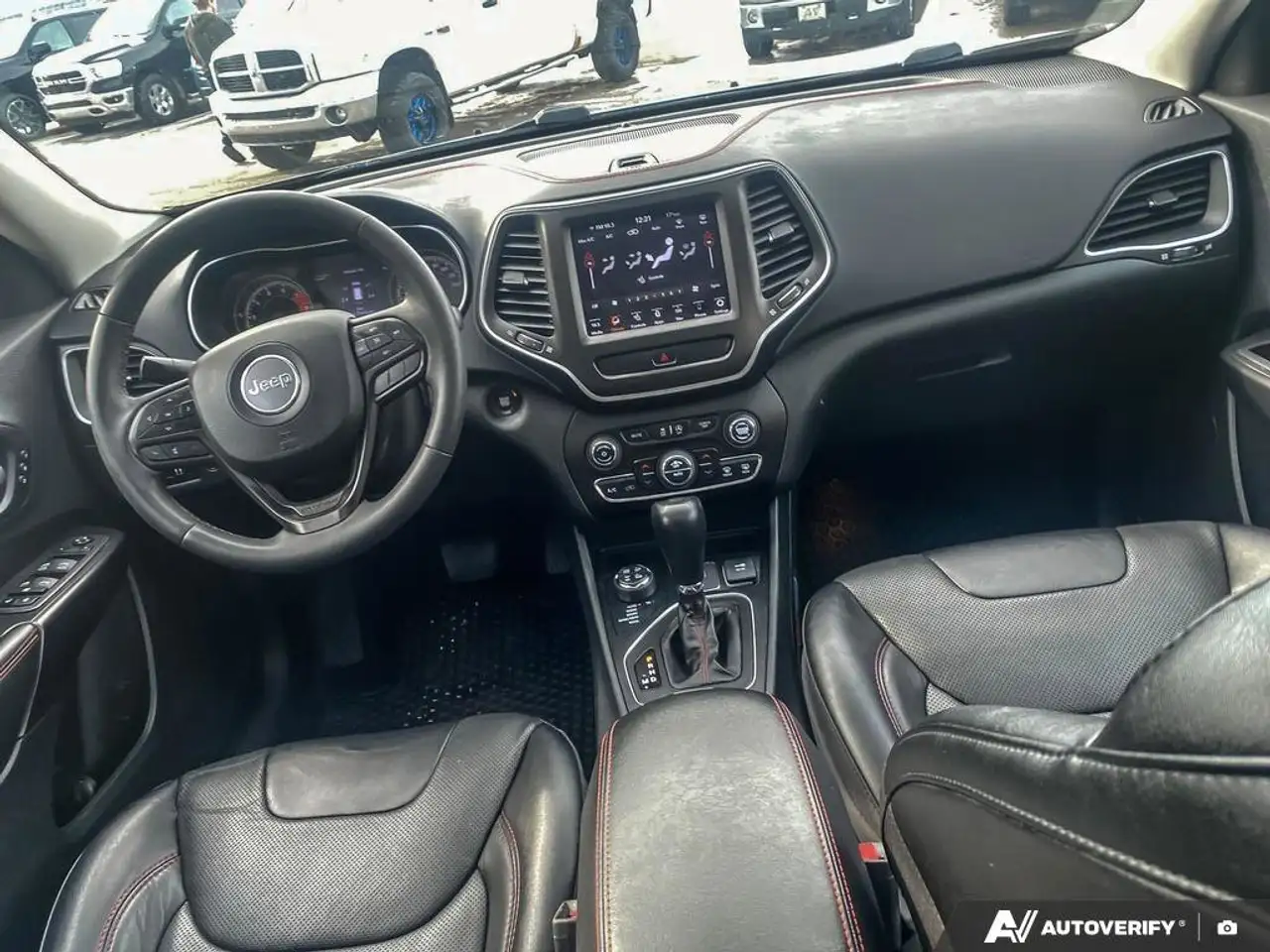Jeep Cherokee снимка Jeep Cherokee