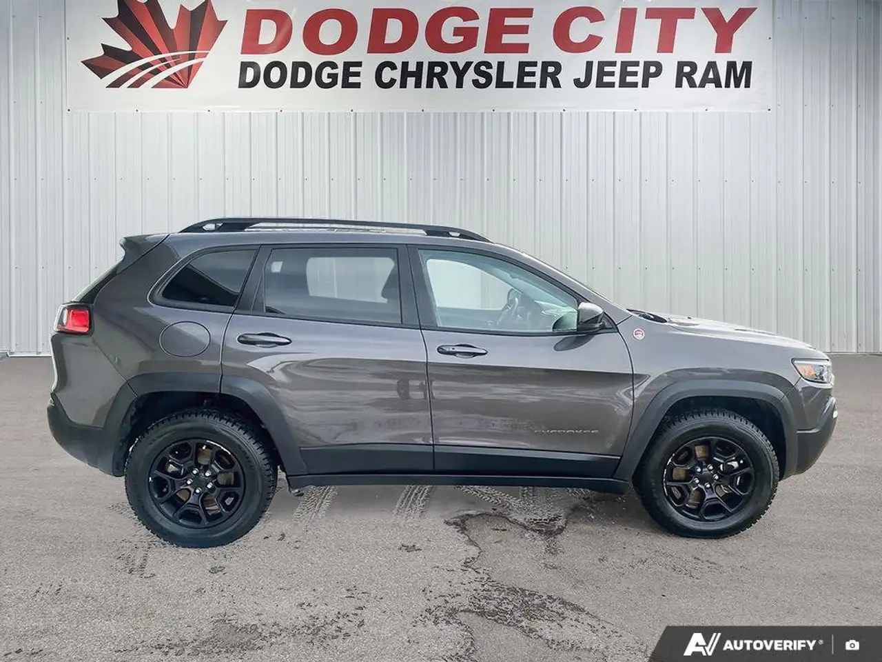 Jeep Cherokee снимка Jeep Cherokee