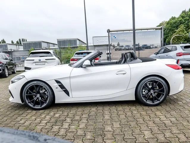 BMW Z4 view 9