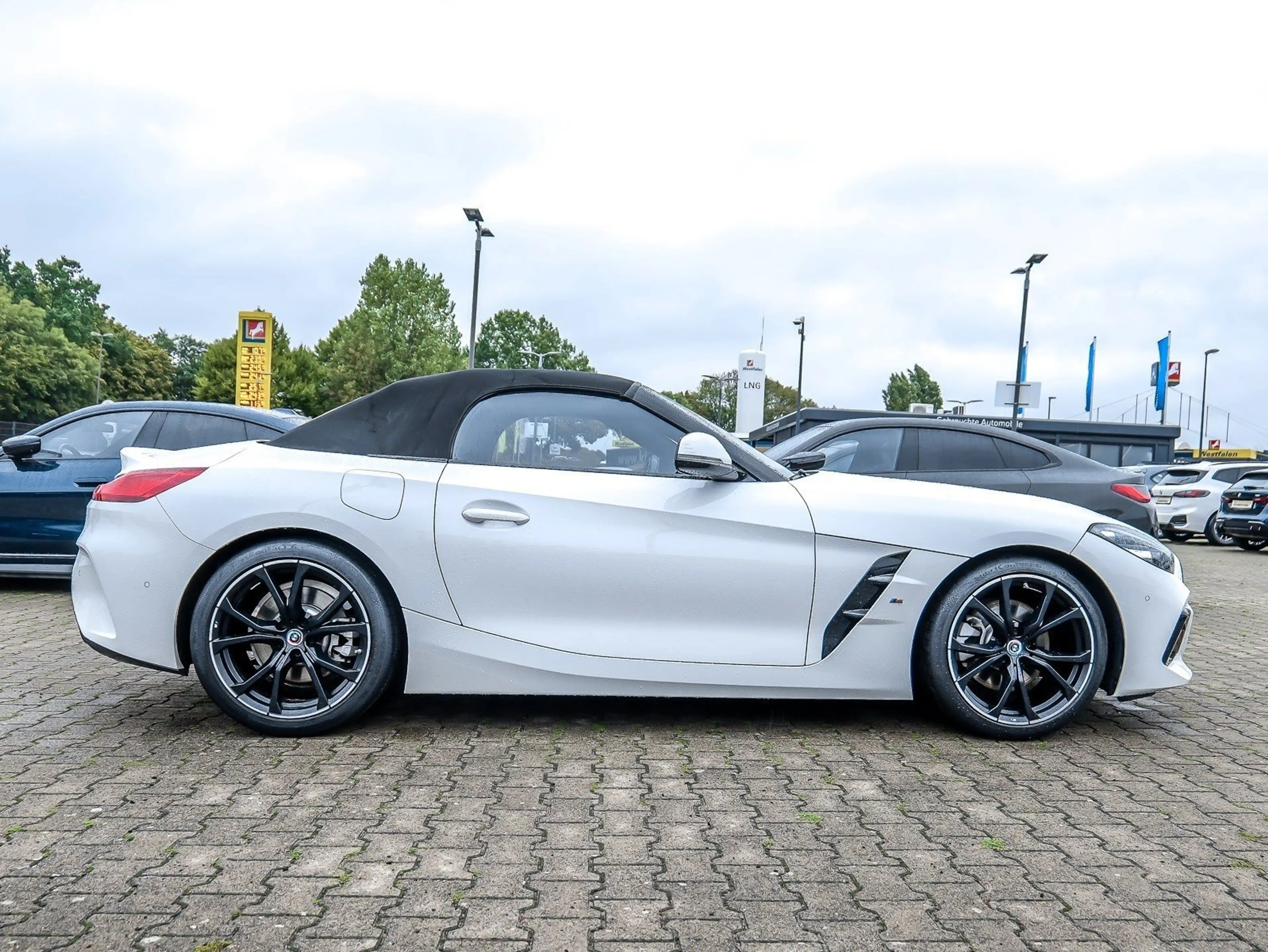 BMW Z4 sDrive20i A M Sport LC Prof. HuD RFK HIFI PDC V+H — photo 10