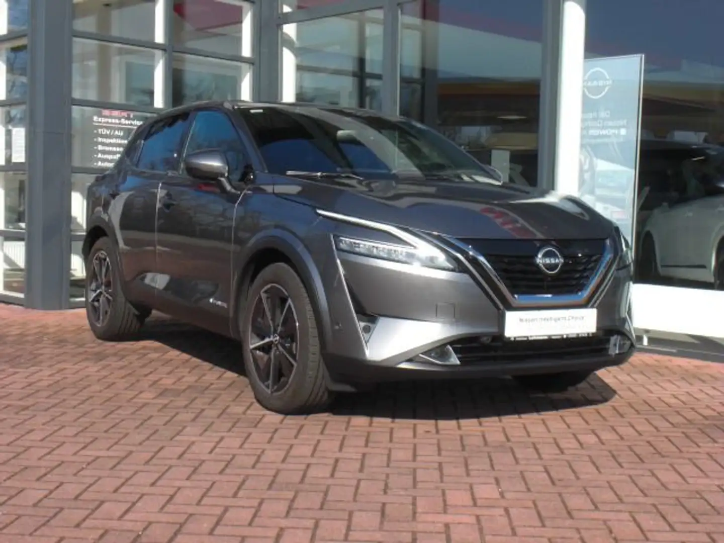 Nissan Qashqai 1.5 VC-Te-Power TEKNA AHK WKR Grijs - 2