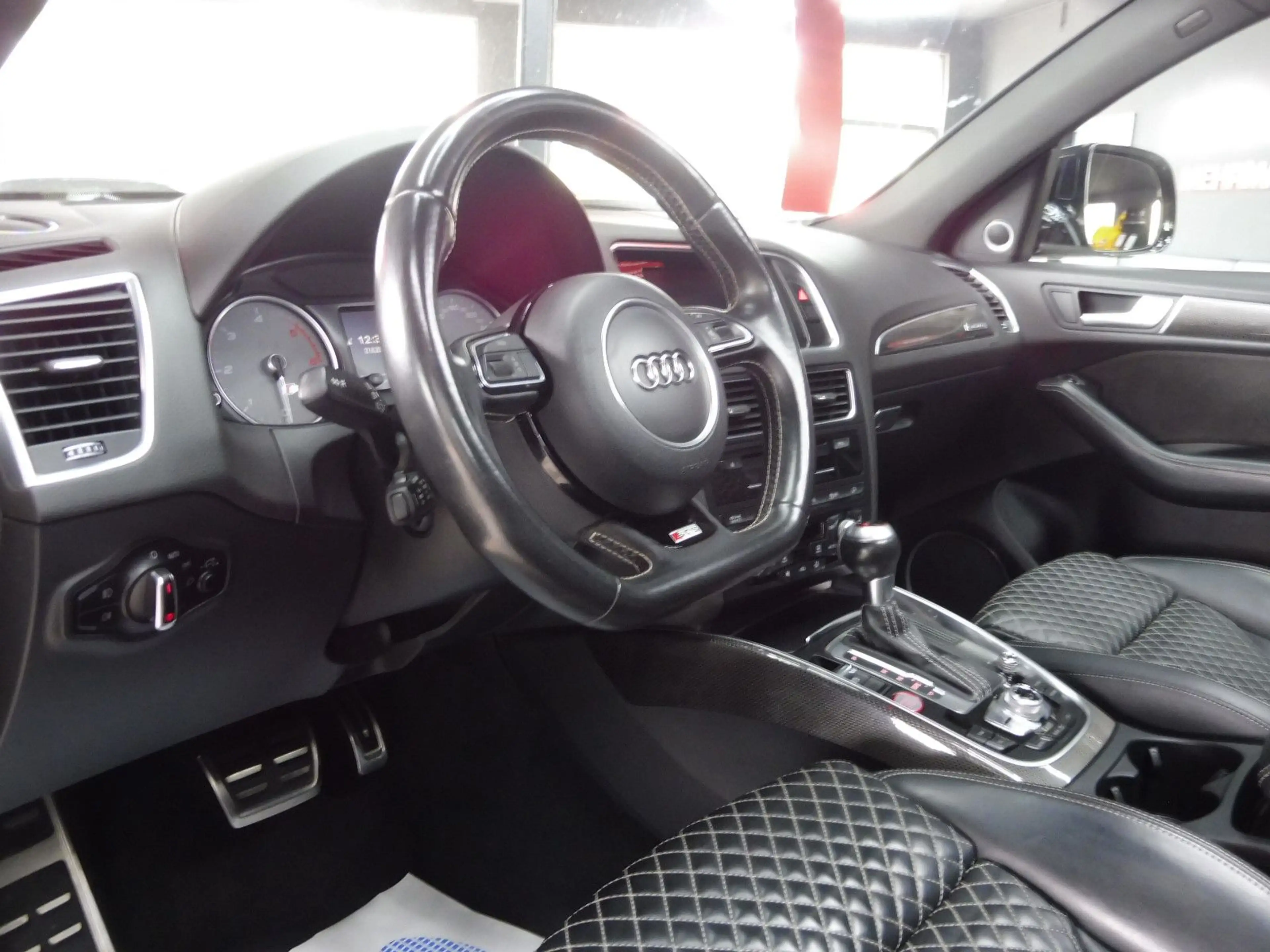 Audi SQ5 3.0 TDI plus quattro ACC/Pano/AHK/B&O/St-Hz- — photo 10