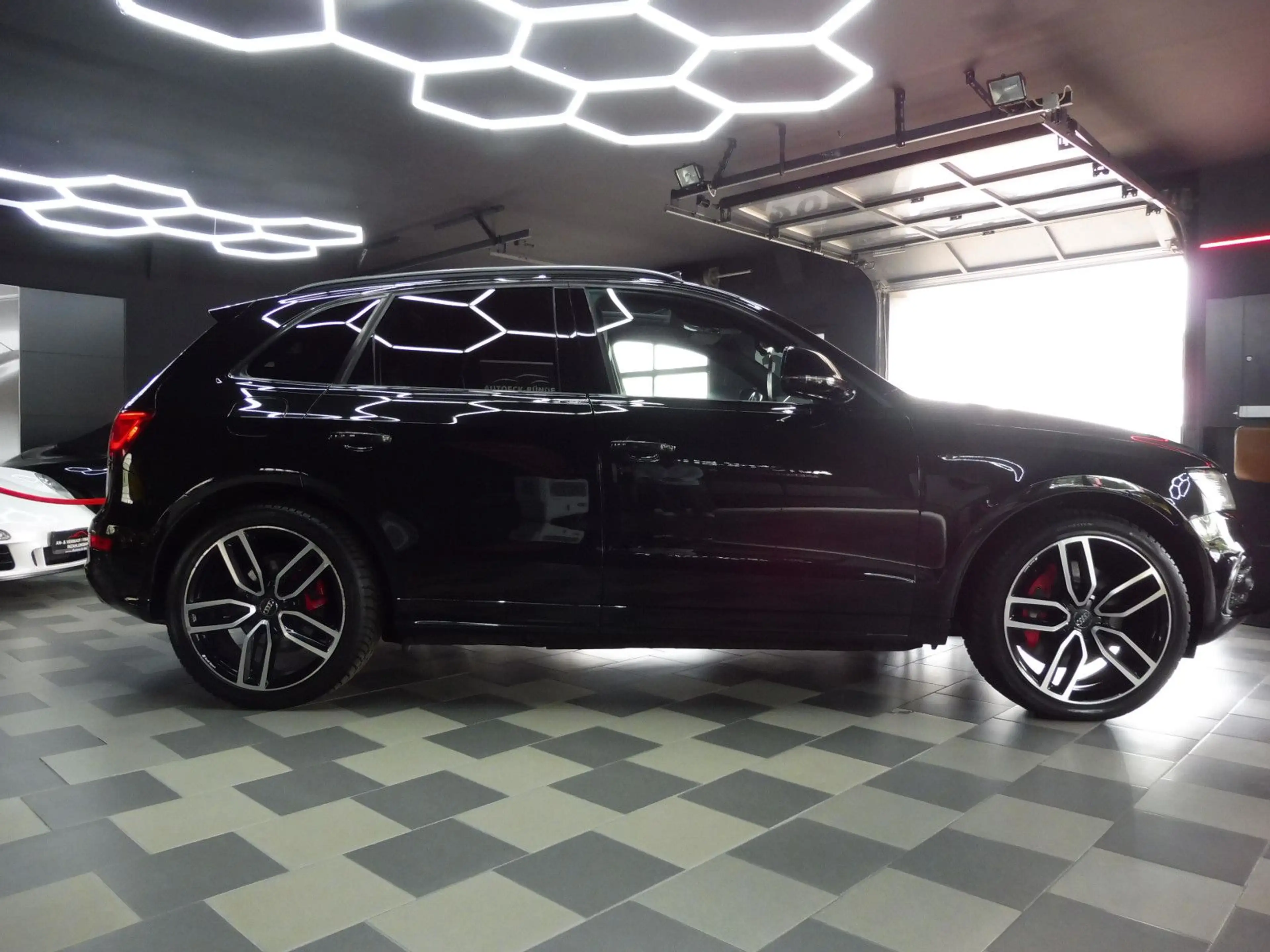 Audi SQ5 3.0 TDI plus quattro ACC/Pano/AHK/B&O/St-Hz- — photo 5
