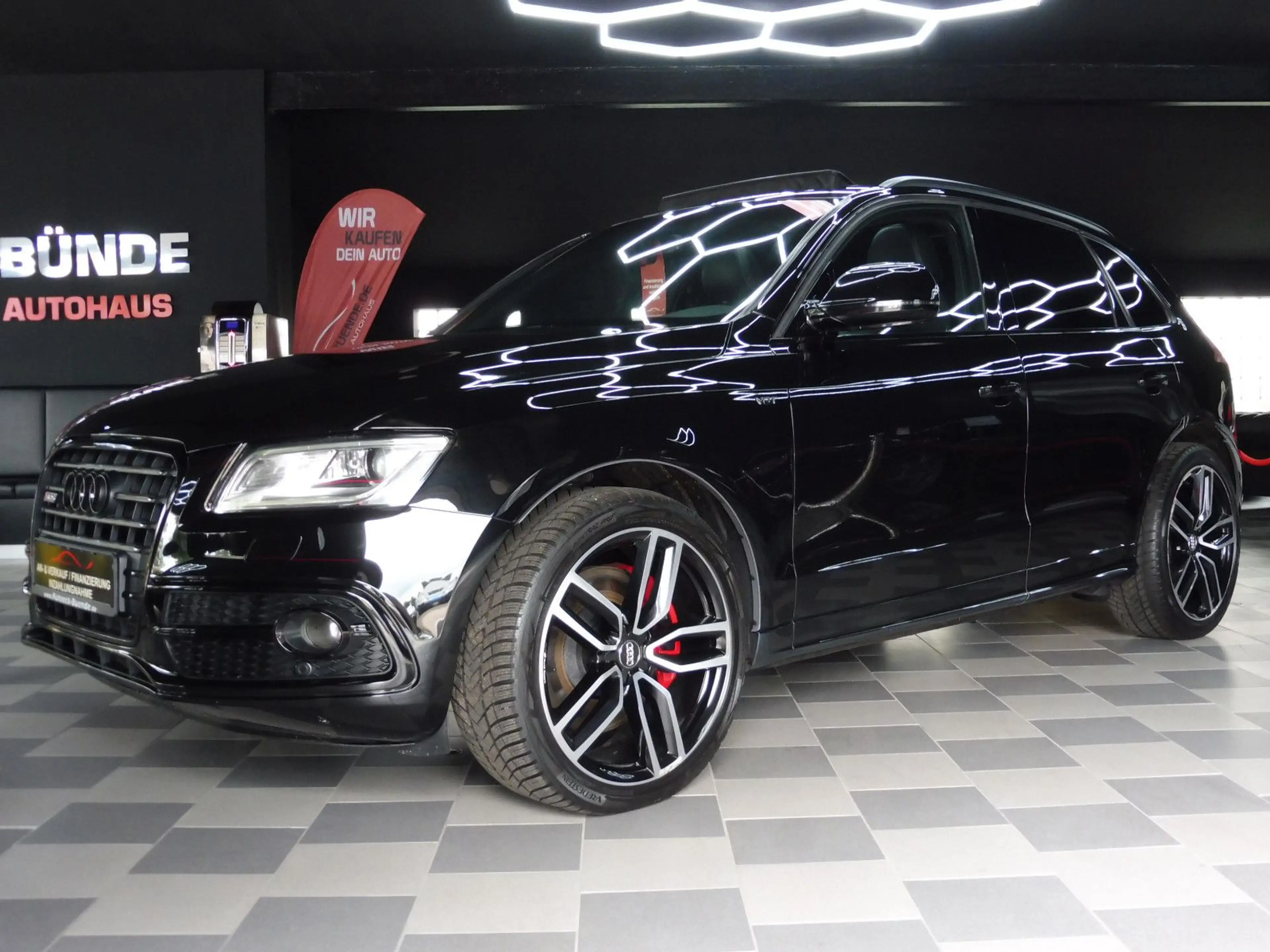 Audi SQ5 3.0 TDI plus quattro ACC/Pano/AHK/B&O/St-Hz- — photo 2
