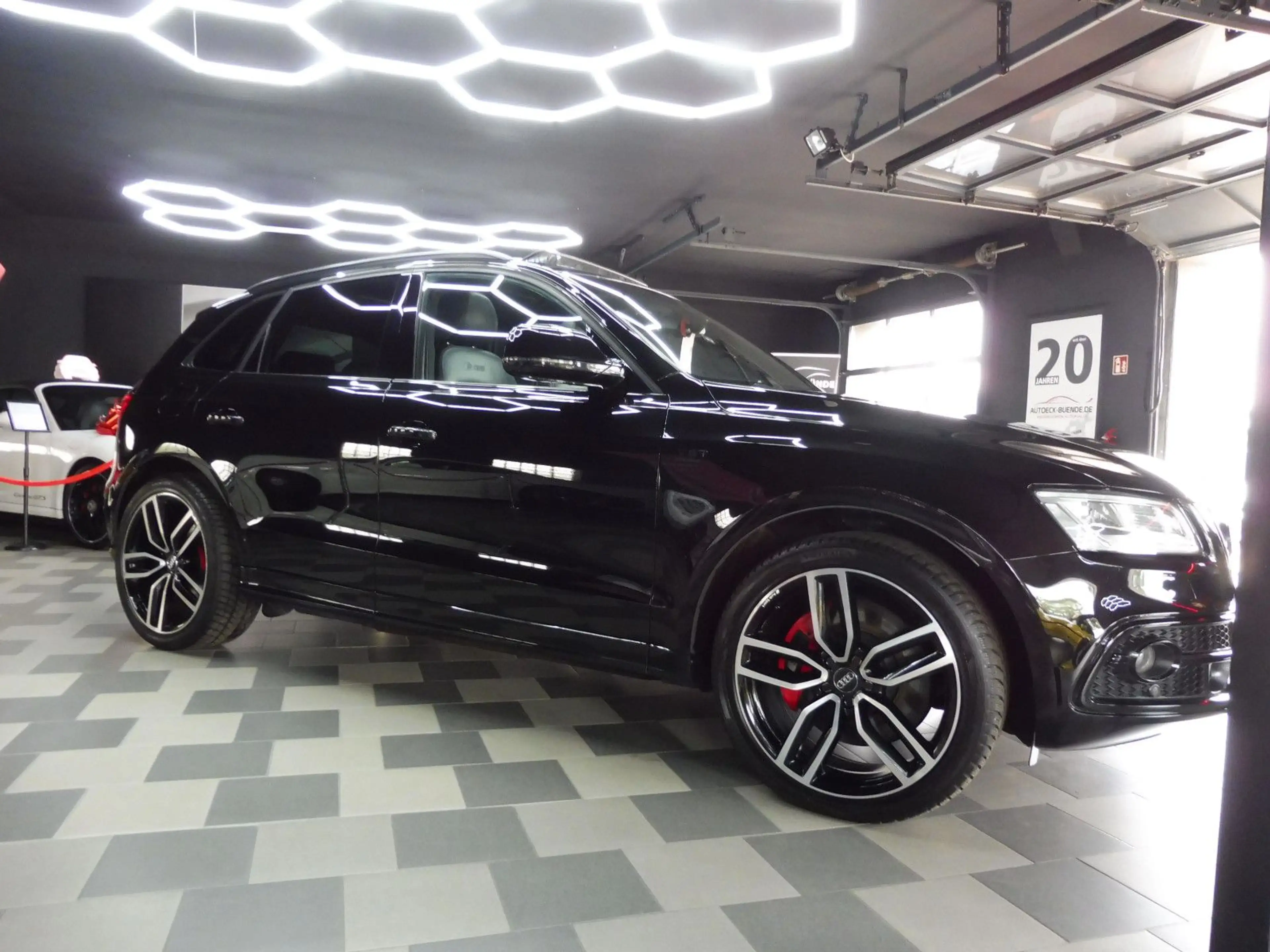 Audi SQ5 3.0 TDI plus quattro ACC/Pano/AHK/B&O/St-Hz- — photo 4