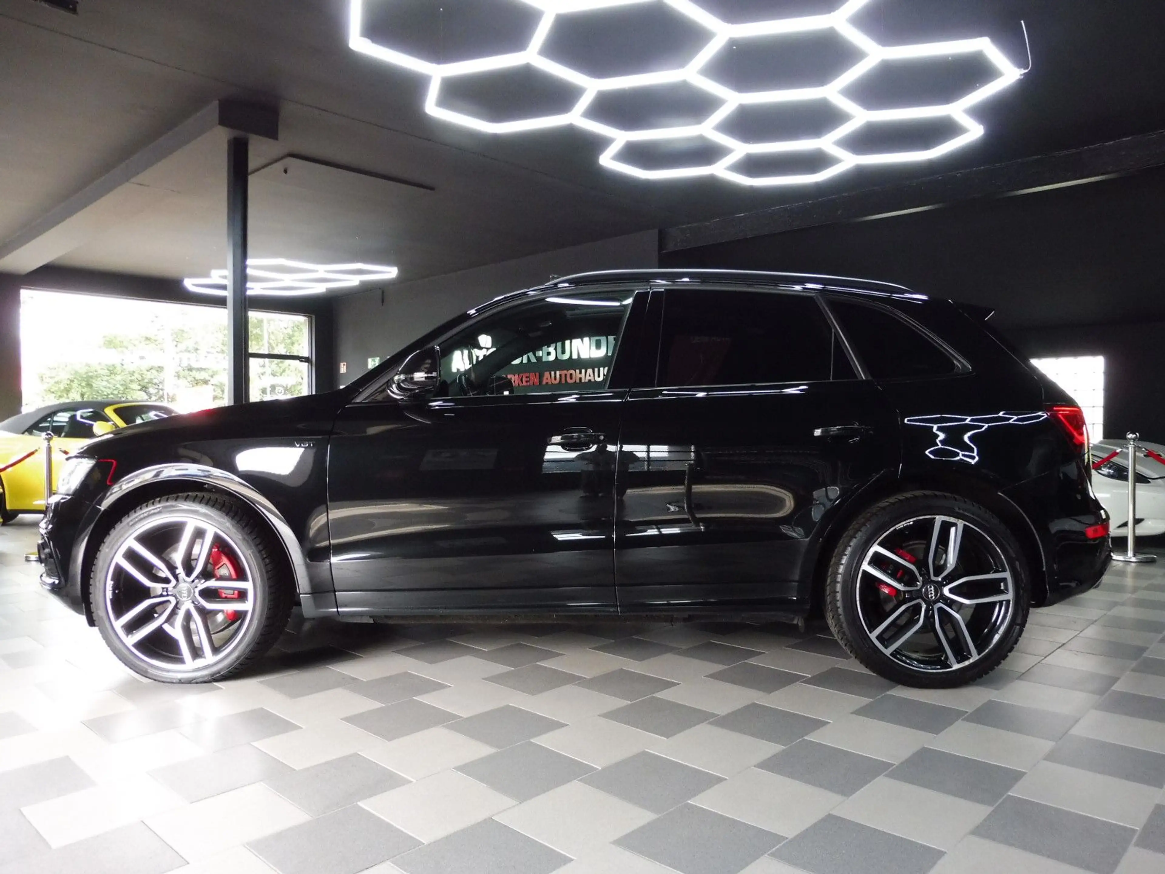 Audi SQ5 3.0 TDI plus quattro ACC/Pano/AHK/B&O/St-Hz- — photo 9