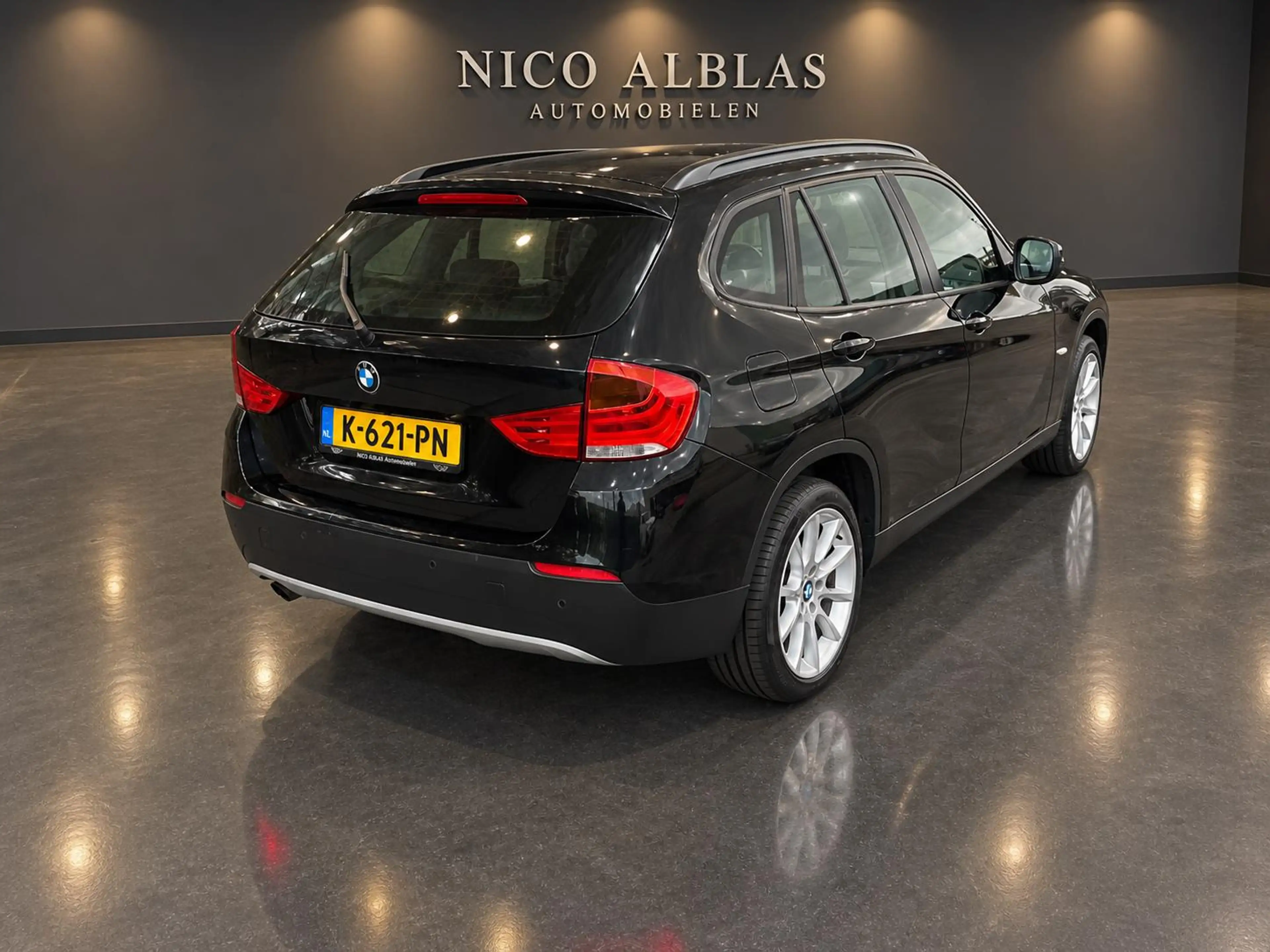BMW X1 sDrive18i Executive — photo 8