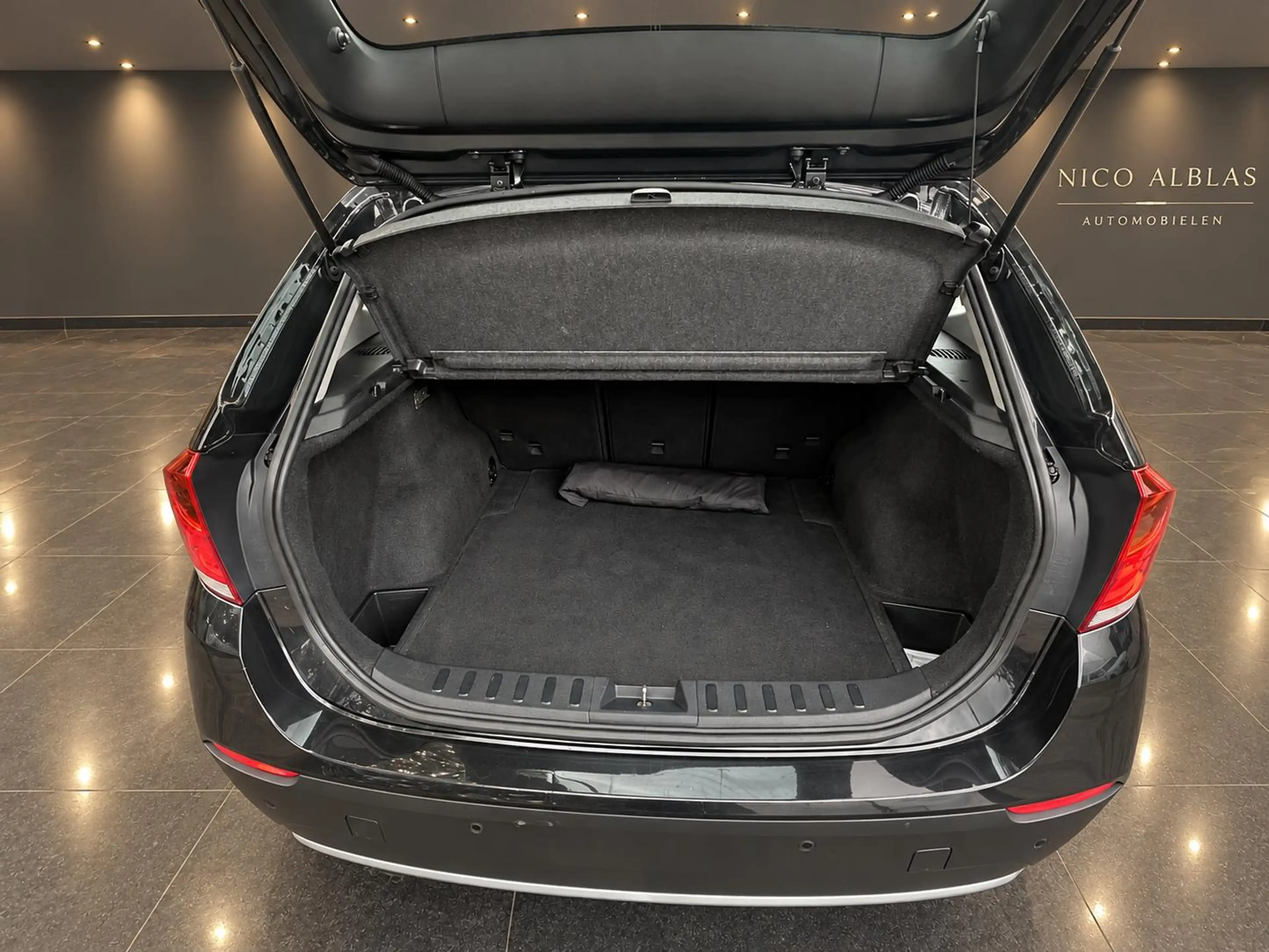 BMW X1 sDrive18i Executive — photo 21