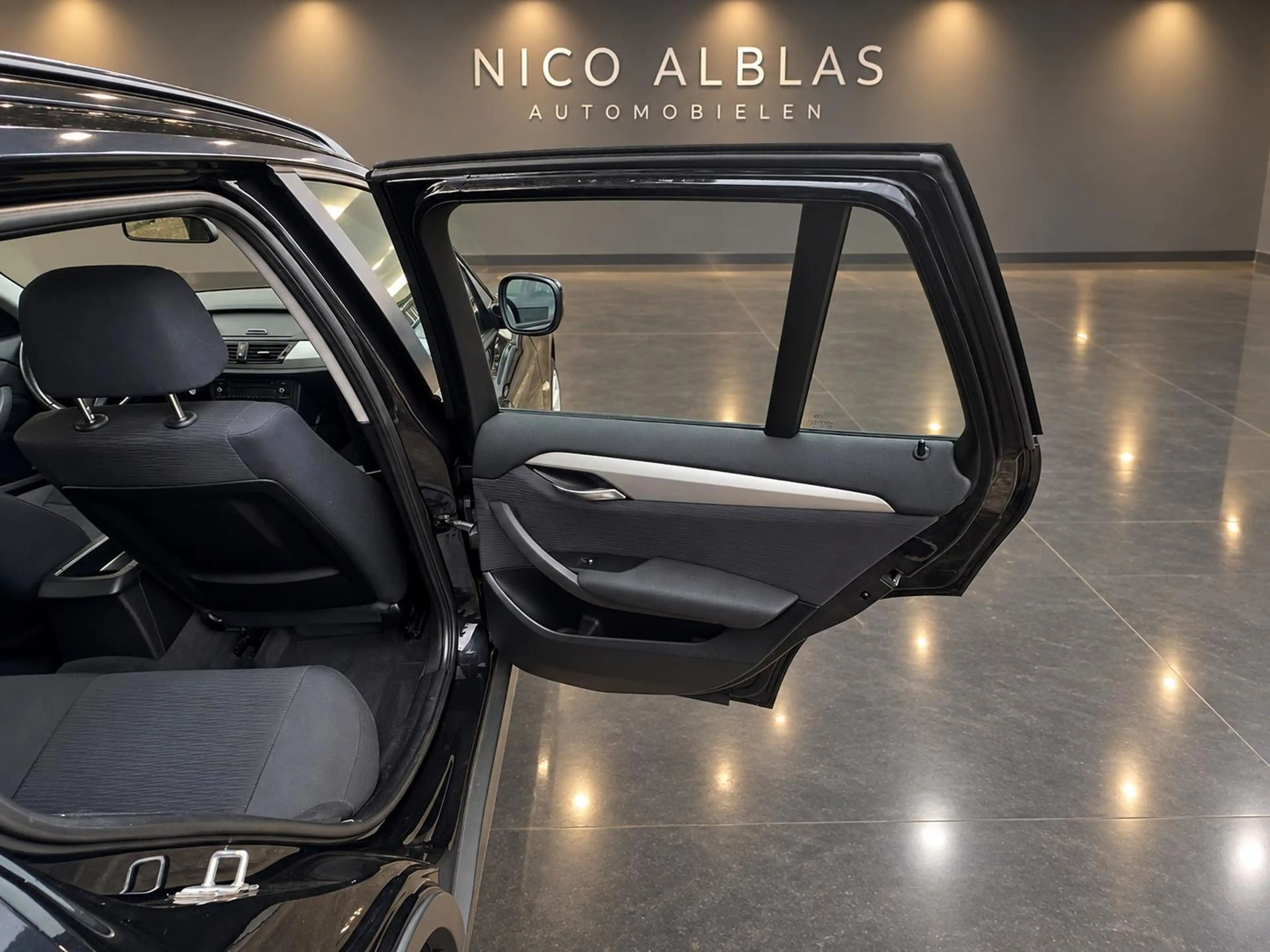 BMW X1 sDrive18i Executive — photo 15