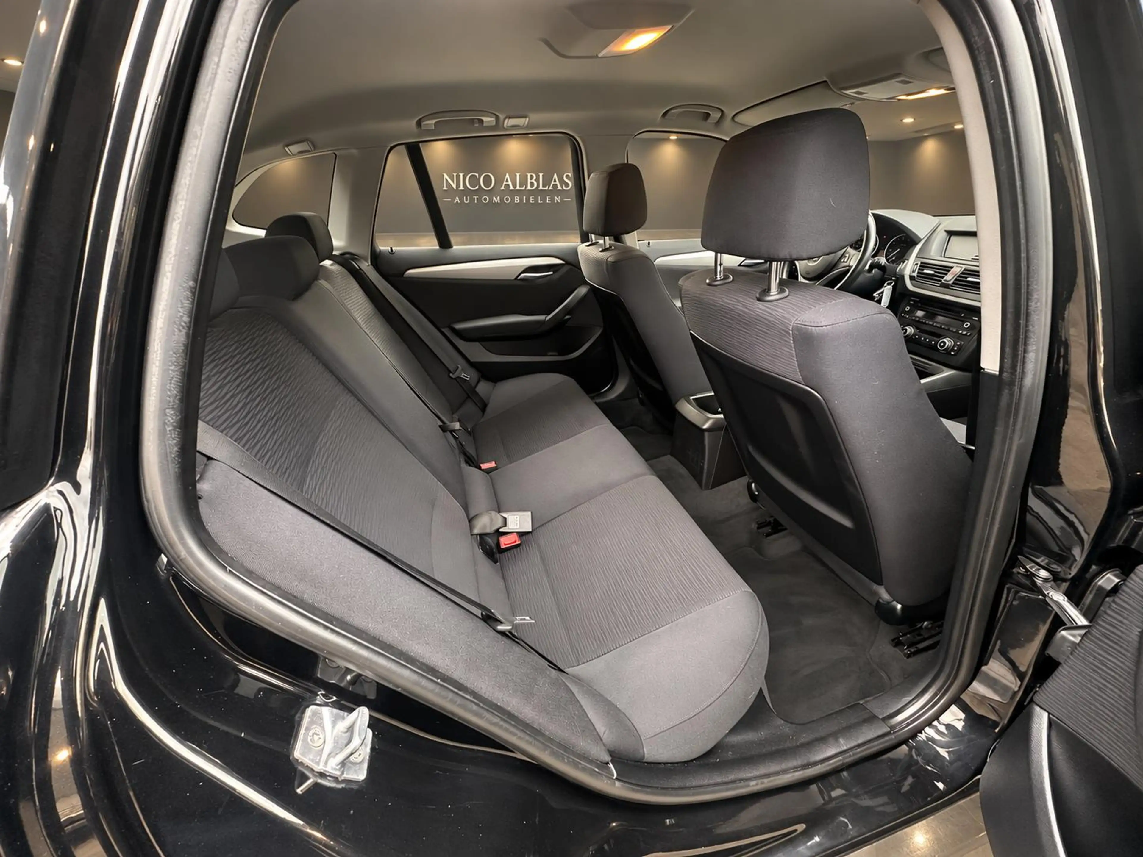 BMW X1 sDrive18i Executive — photo 16