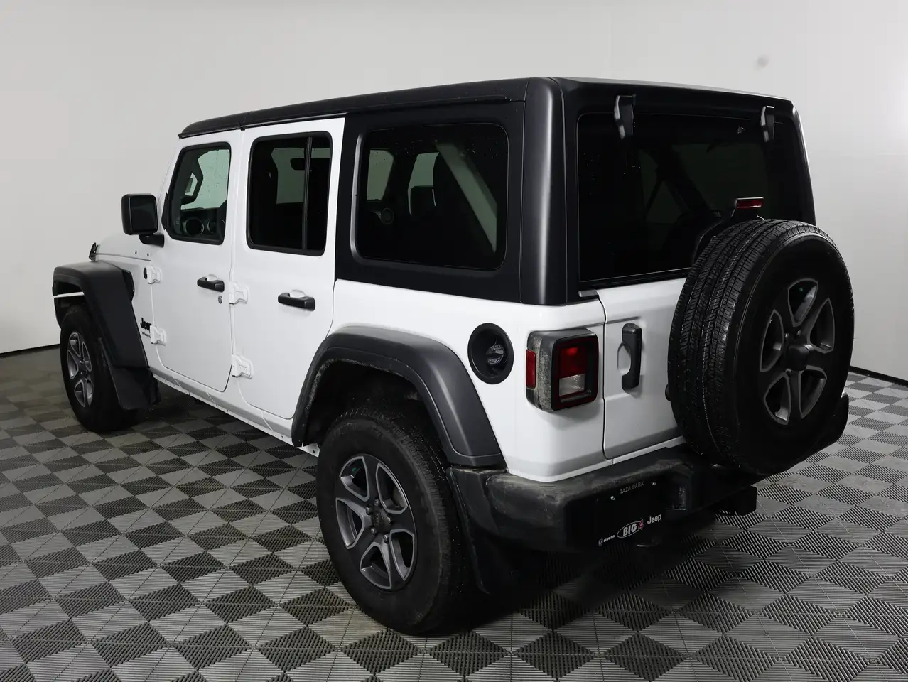 Jeep Wrangler снимка Jeep Wrangler