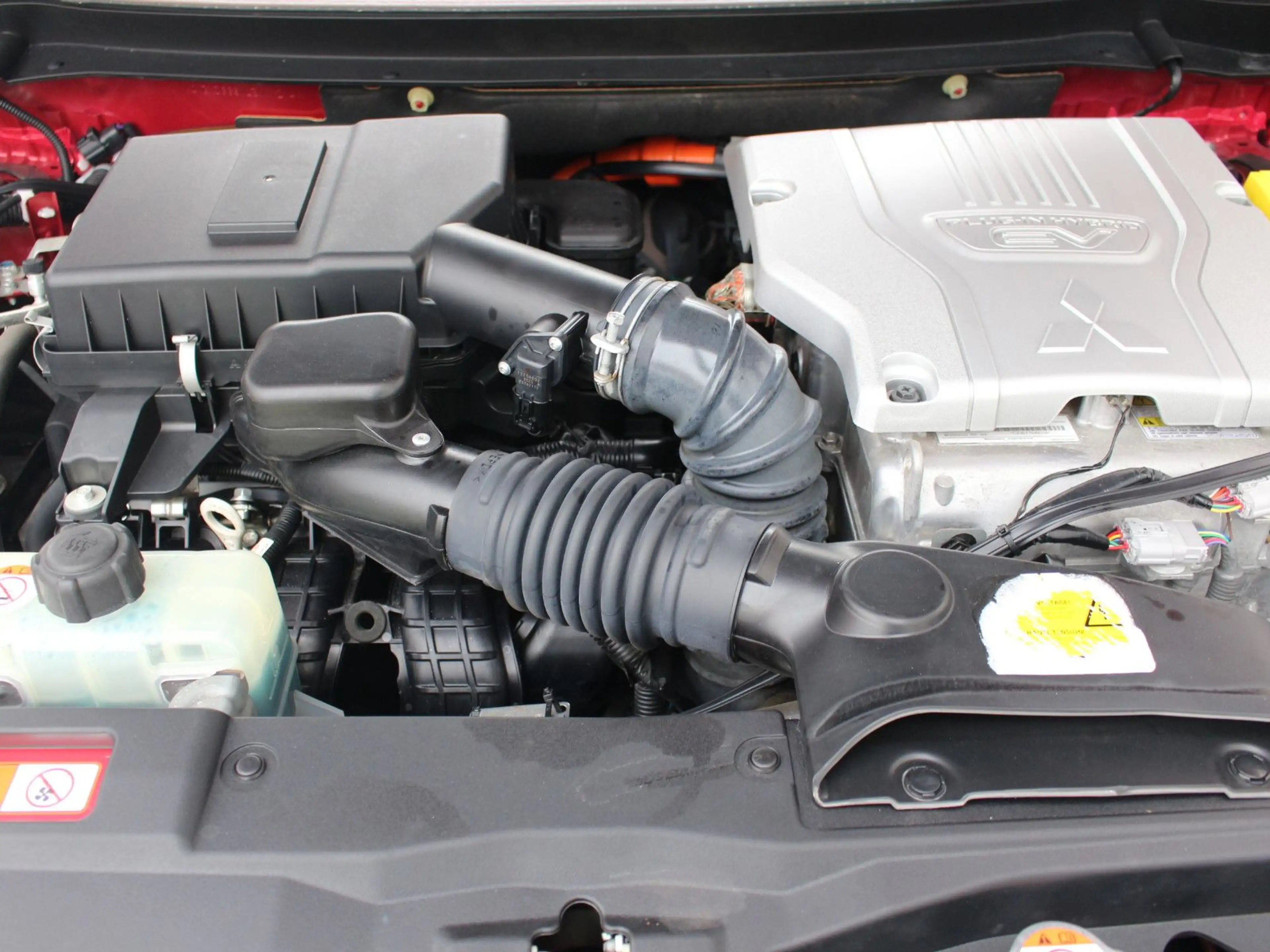 Mitsubishi Outlander PHEV 4WD 2.4 DAB+ Navi SHZ Tempomat WR — photo 6