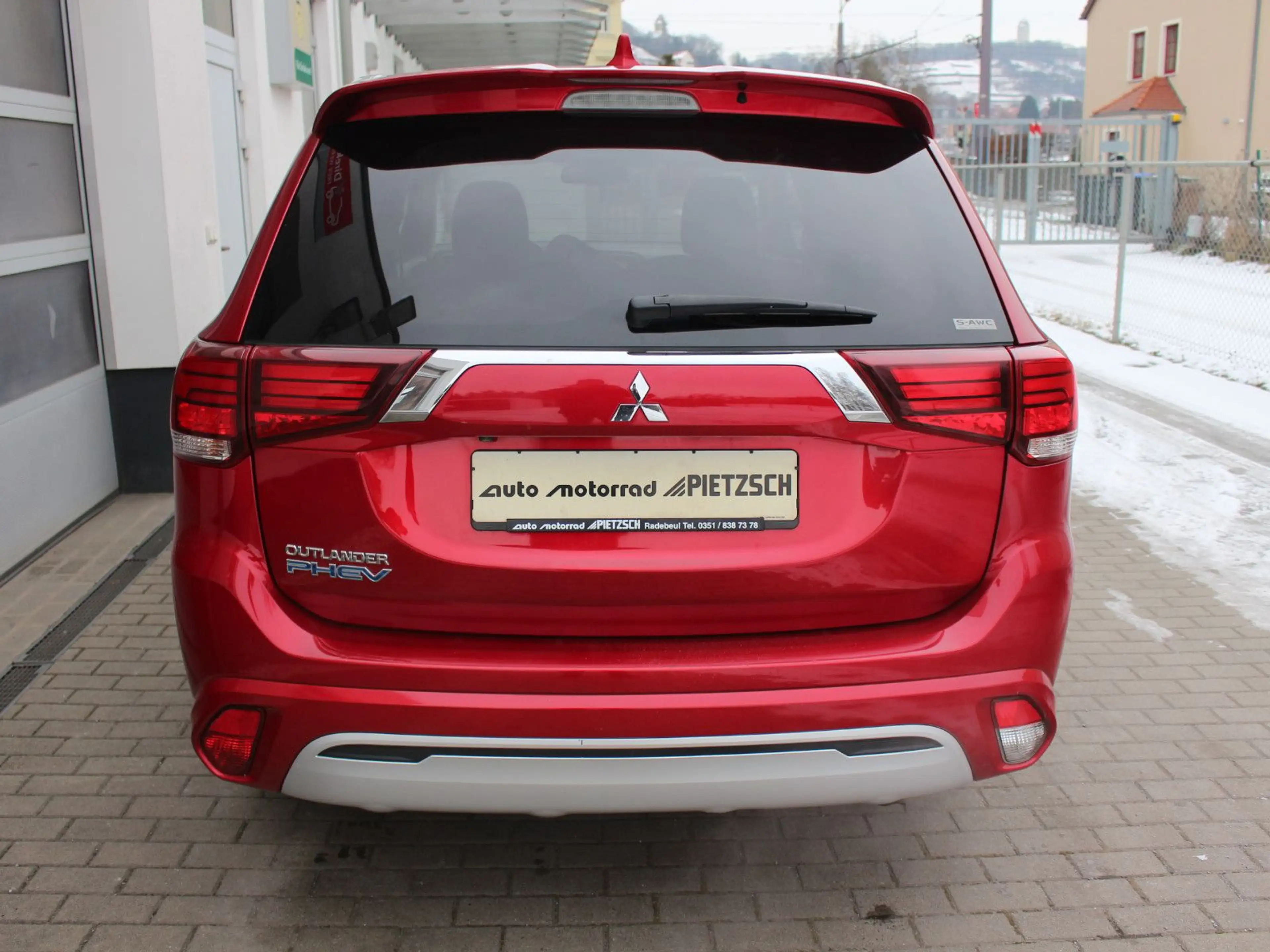 Mitsubishi Outlander PHEV 4WD 2.4 DAB+ Navi SHZ Tempomat WR — photo 4