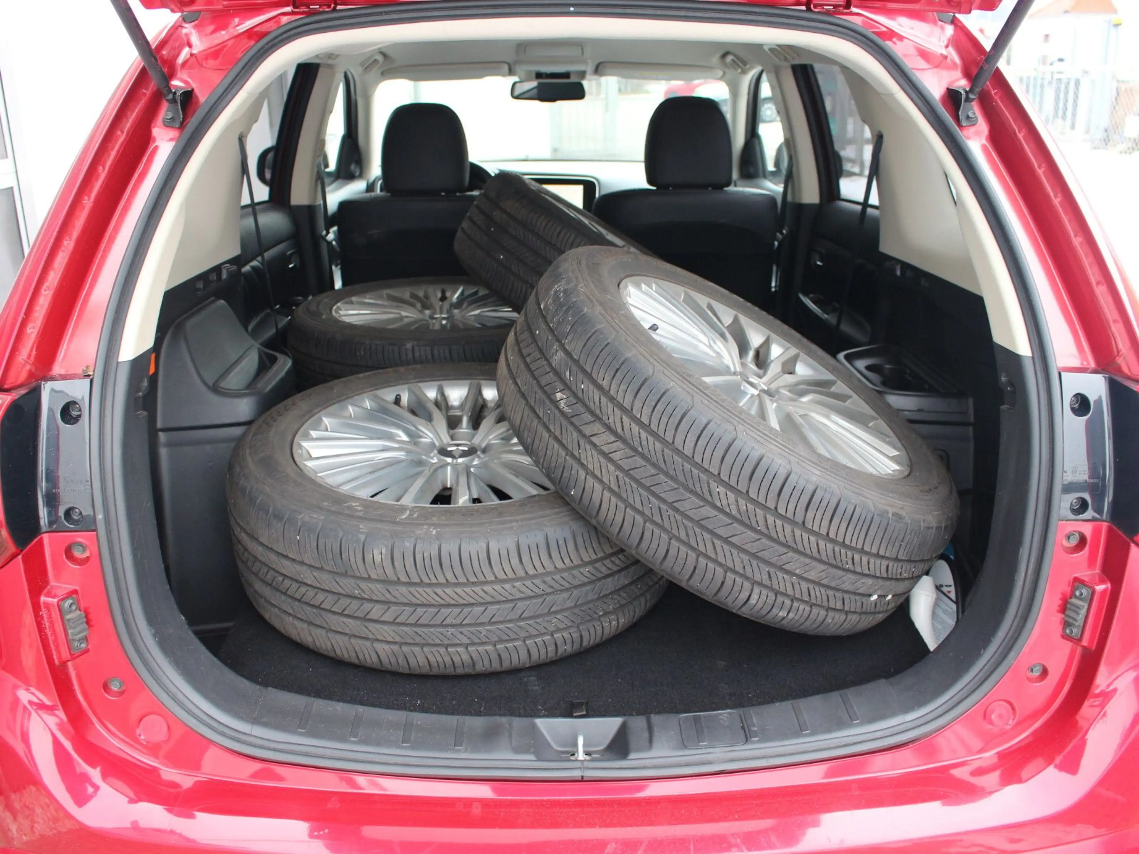 Mitsubishi Outlander PHEV 4WD 2.4 DAB+ Navi SHZ Tempomat WR — photo 7