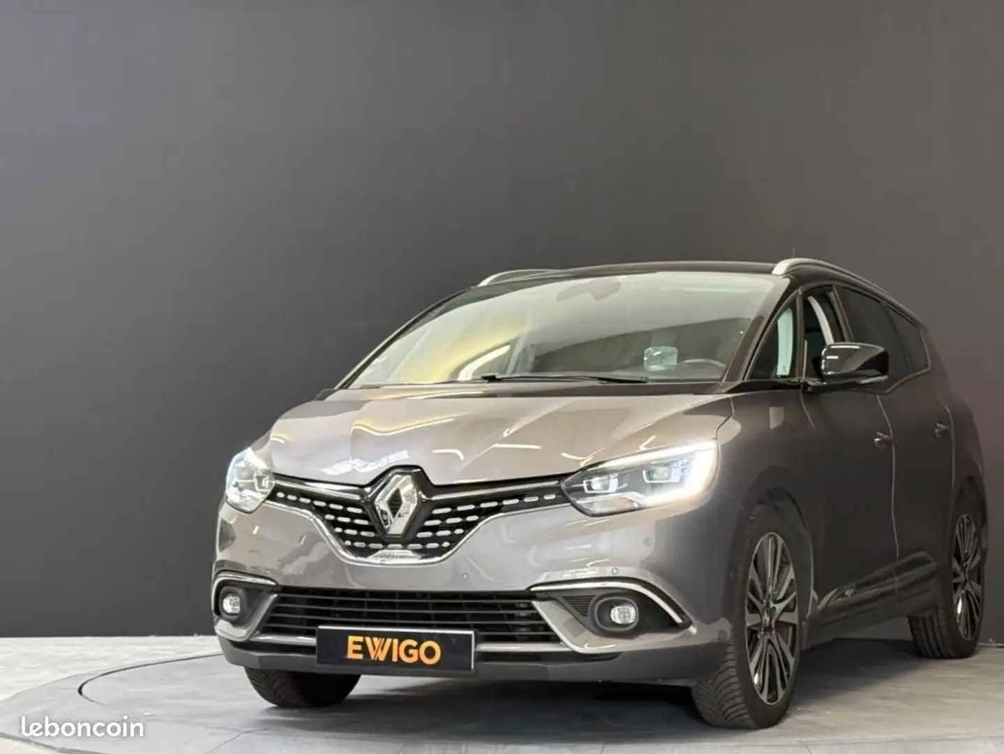 Renault Grand Scenic Scénic 1.7L BLUEDCi 150CH INITIALE PARIS Gris - 1