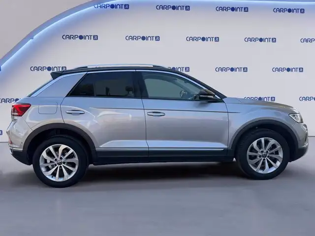 Volkswagen T-Roc view 7