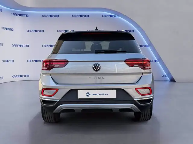 Volkswagen T-Roc view 5