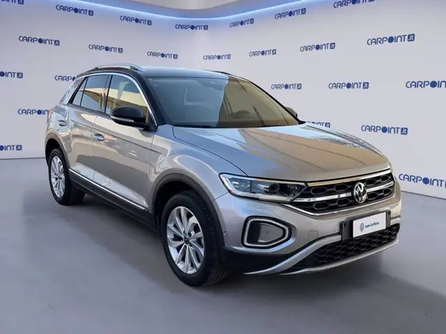 Volkswagen T-Roc view 8
