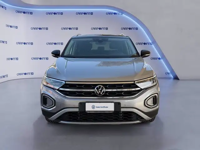 Volkswagen T-Roc view 9