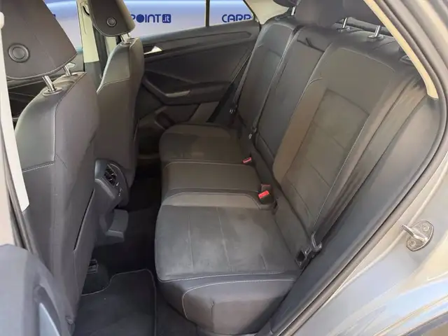 Volkswagen T-Roc view 14