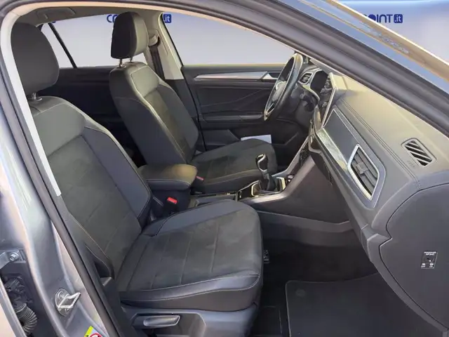 Volkswagen T-Roc view 16