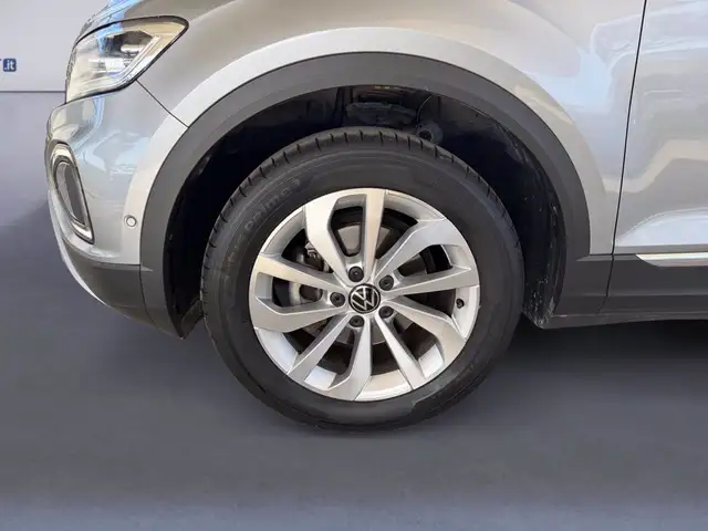 Volkswagen T-Roc view 15