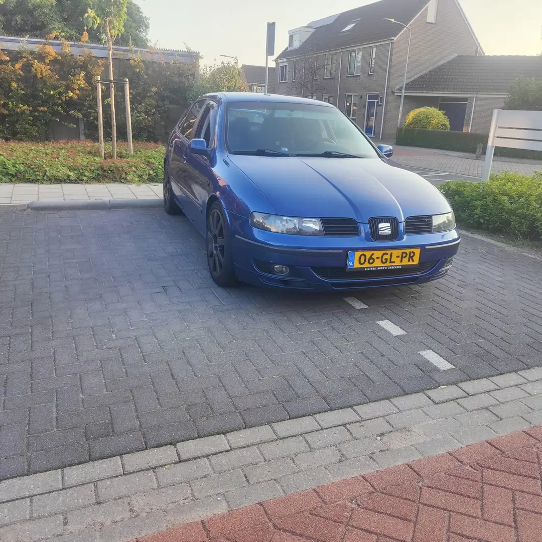 SEAT Leon 1.8 T 20V Sport Bleu - 1