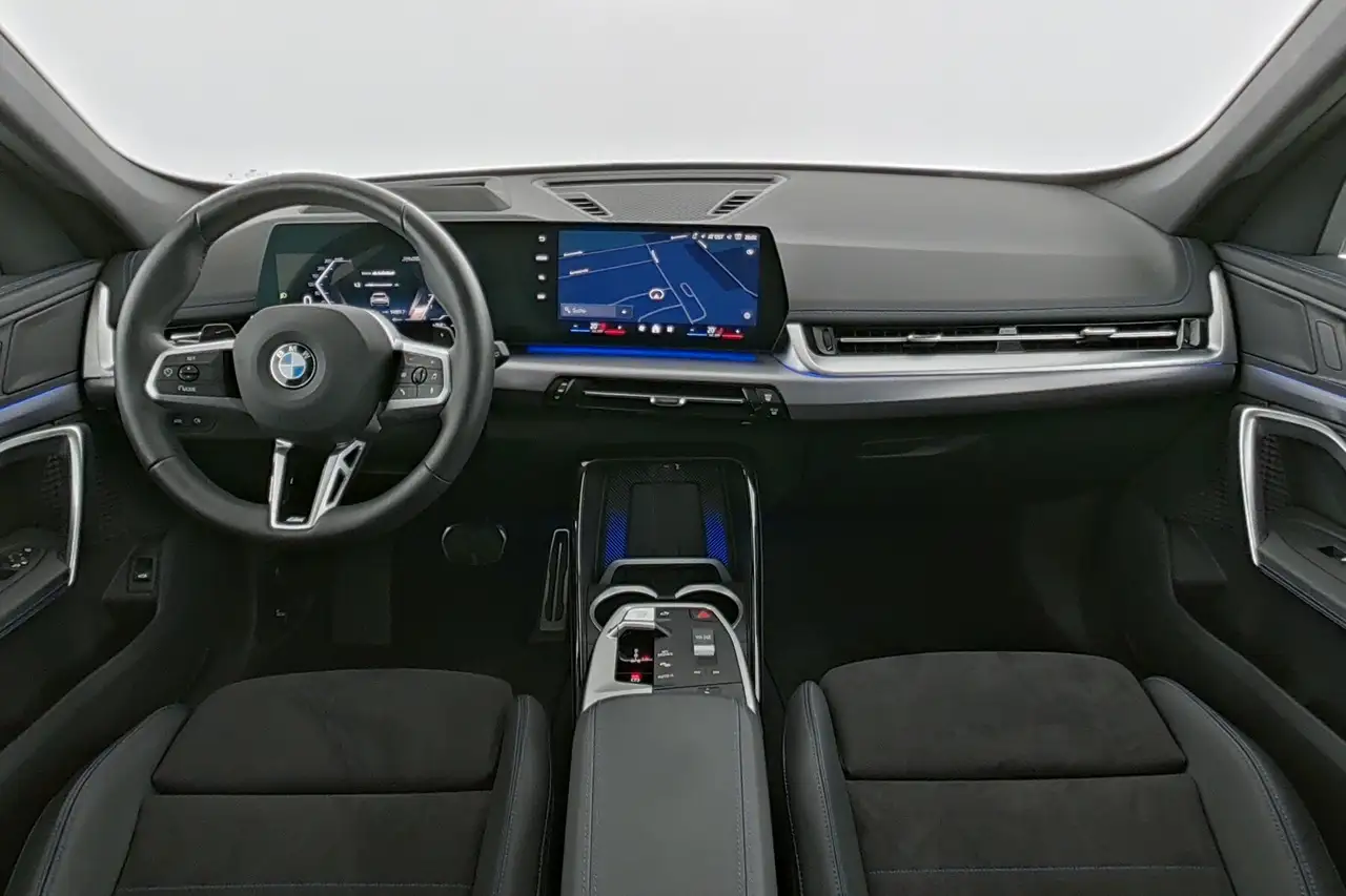 BMW X1 sDrive18d M Sport AktivS|HUD|PAs+360|Pano|AHK ACC 9