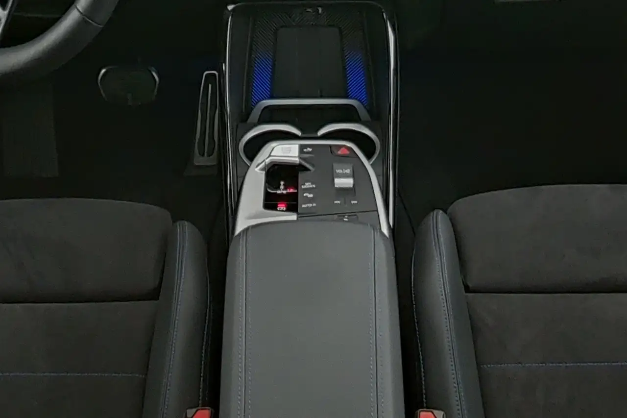 BMW X1 sDrive18d M Sport AktivS|HUD|PAs+360|Pano|AHK ACC 13