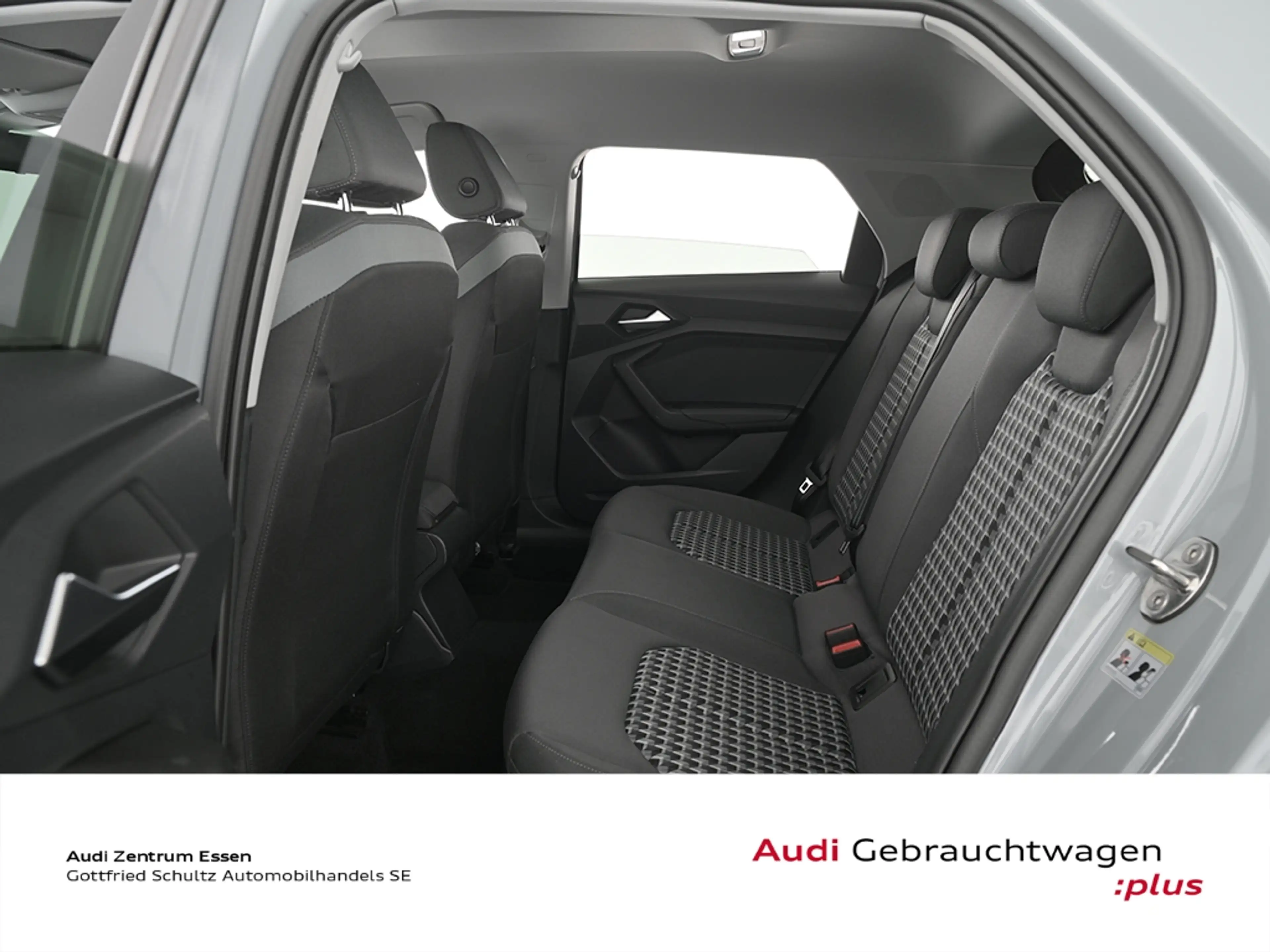 Audi A1 Sportback 30 TFSI 6-GANG S-LINE LED NAV SHZ RÜFA — photo 12
