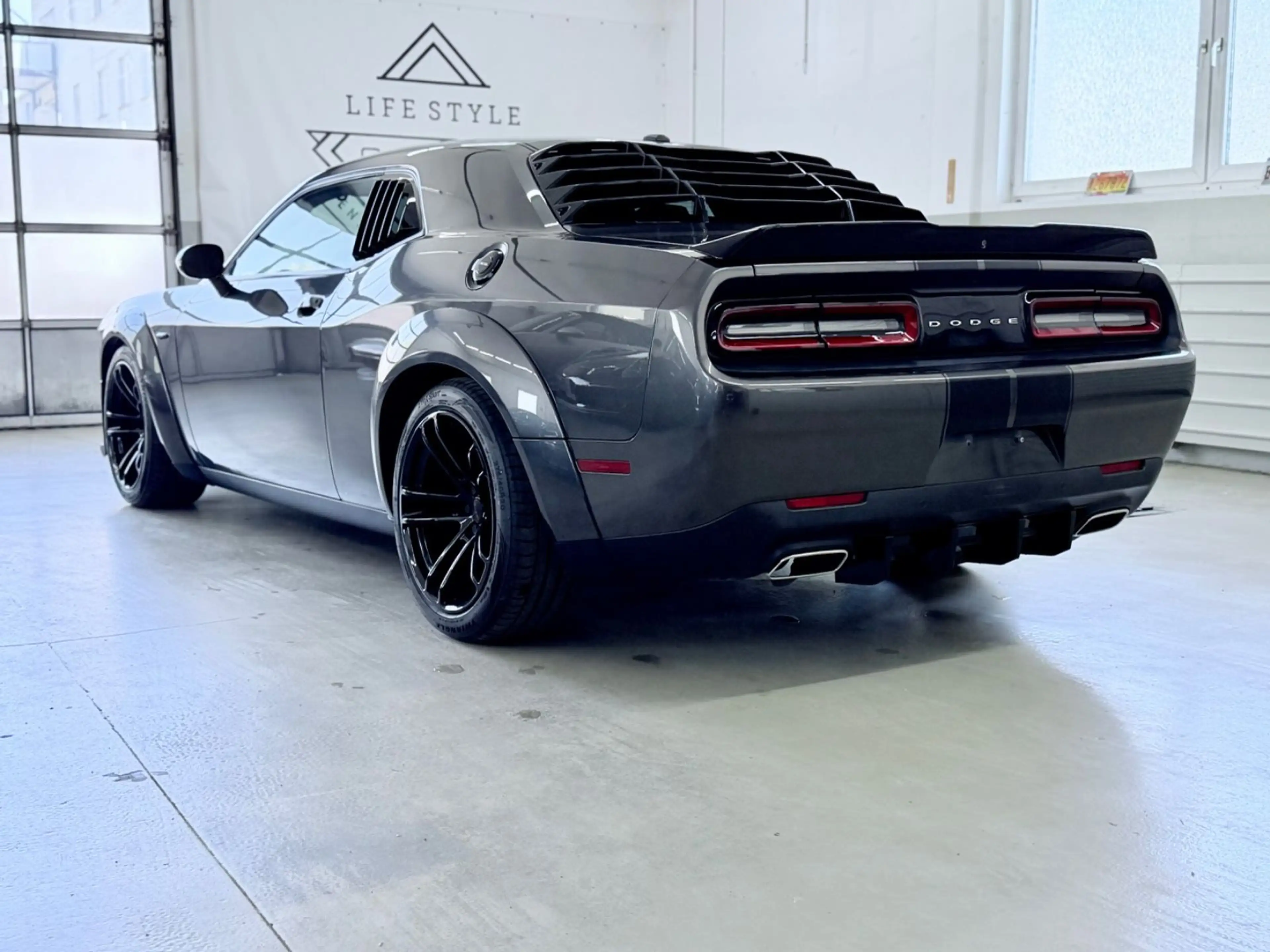 Dodge Challenger /Widebody — photo 6