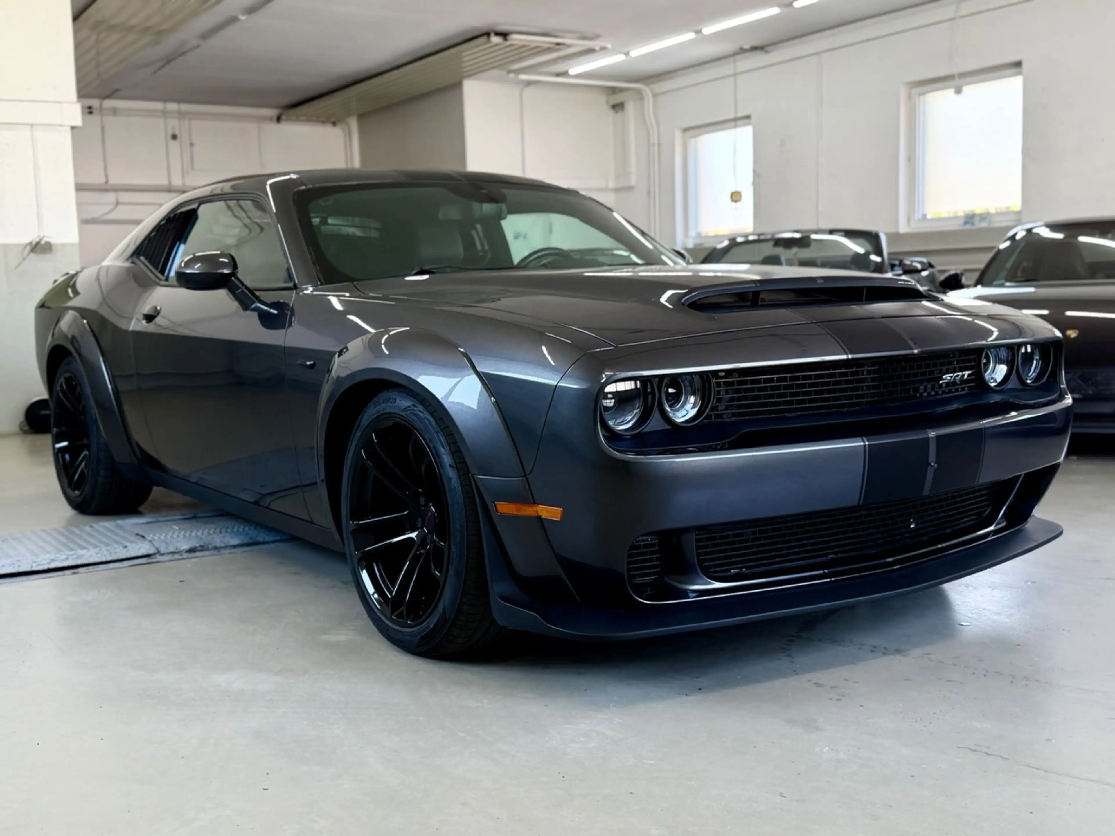Dodge Challenger /Widebody — photo 3