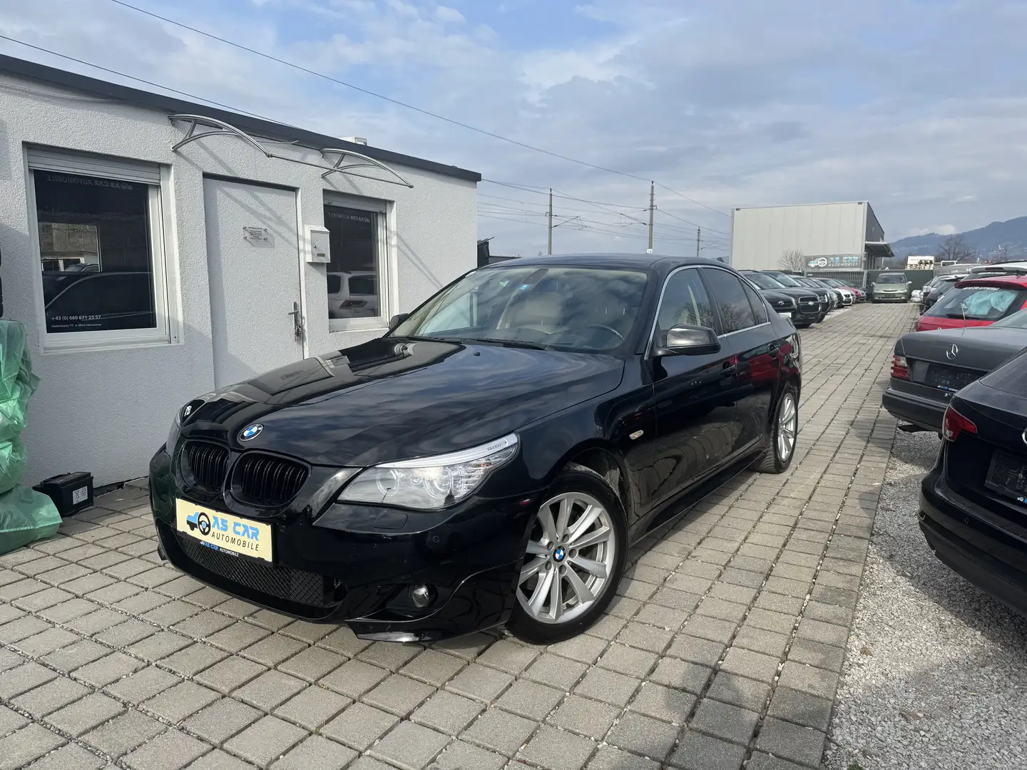 BMW 525 525d xDrive M Paket Schwarz - 1