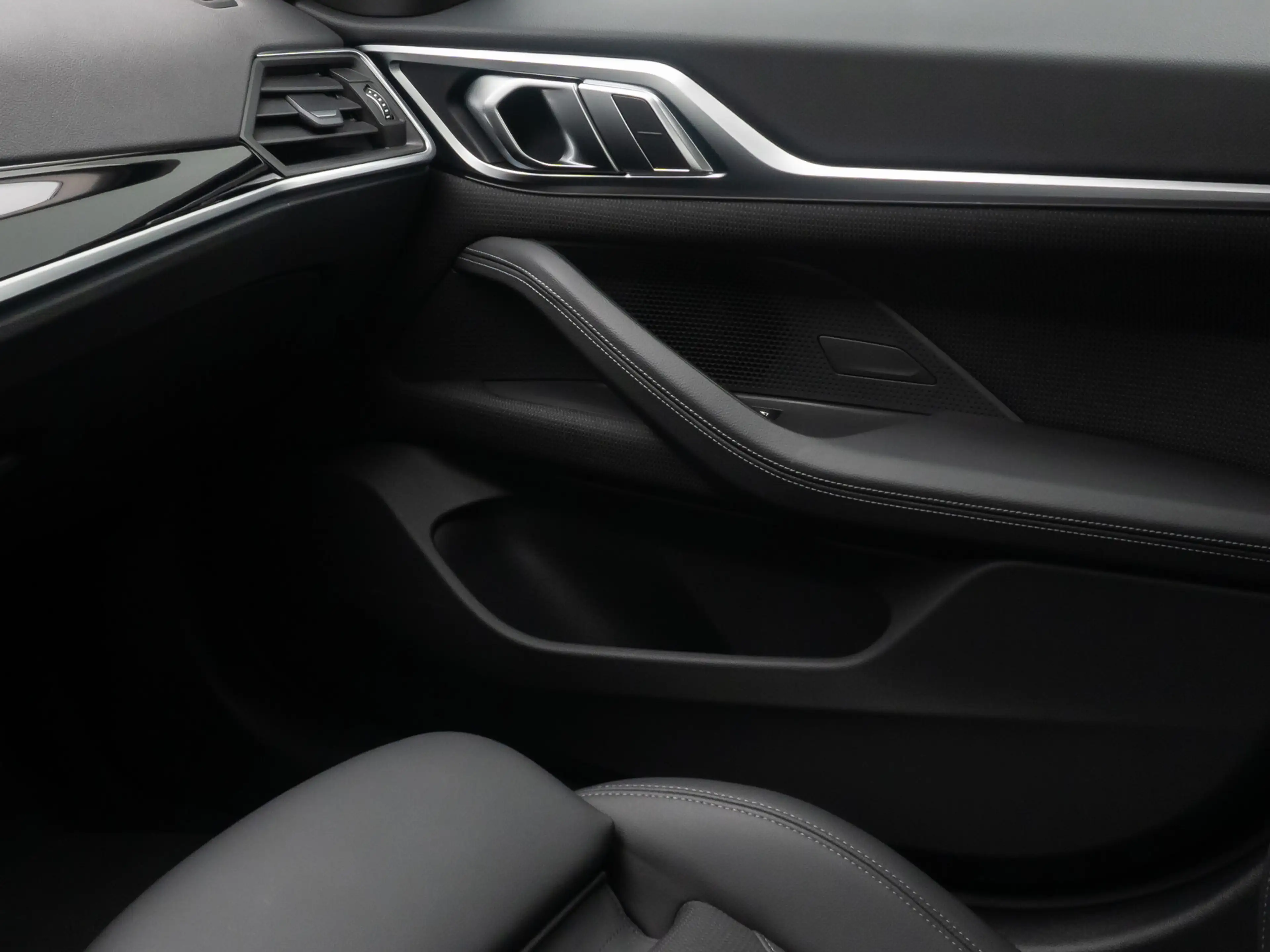 BMW 420 DAB Kamera Standheizung Sport — photo 33