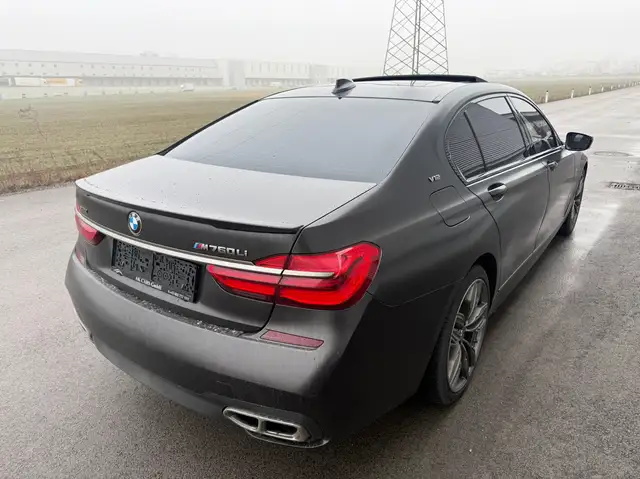BMW 760 i M760 L i xDrive Ansicht 7