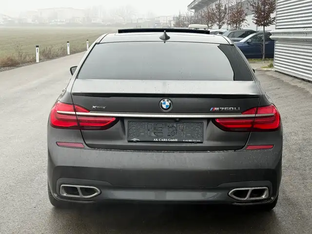 BMW 760 i M760 L i xDrive Ansicht 6