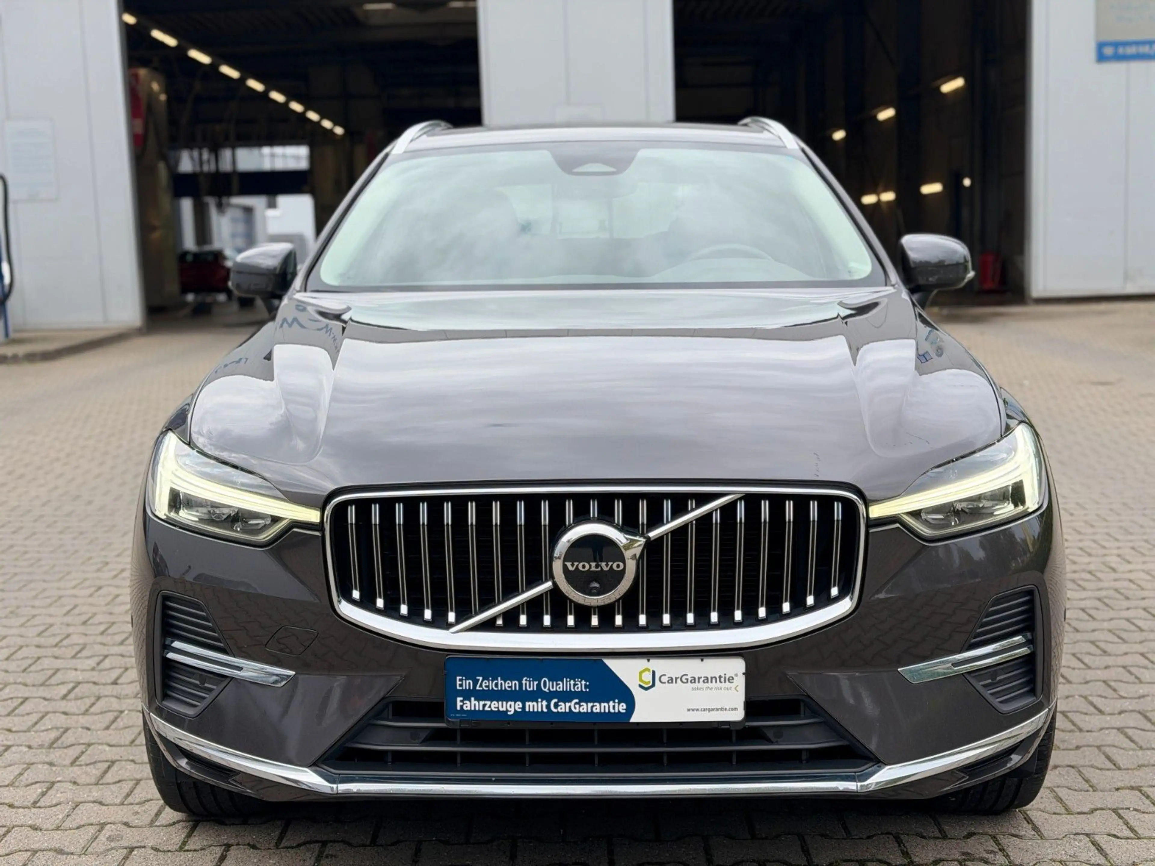 Volvo XC60 Plus Bright Dark 2WD Garantie*1.Hand*Leder — photo 4