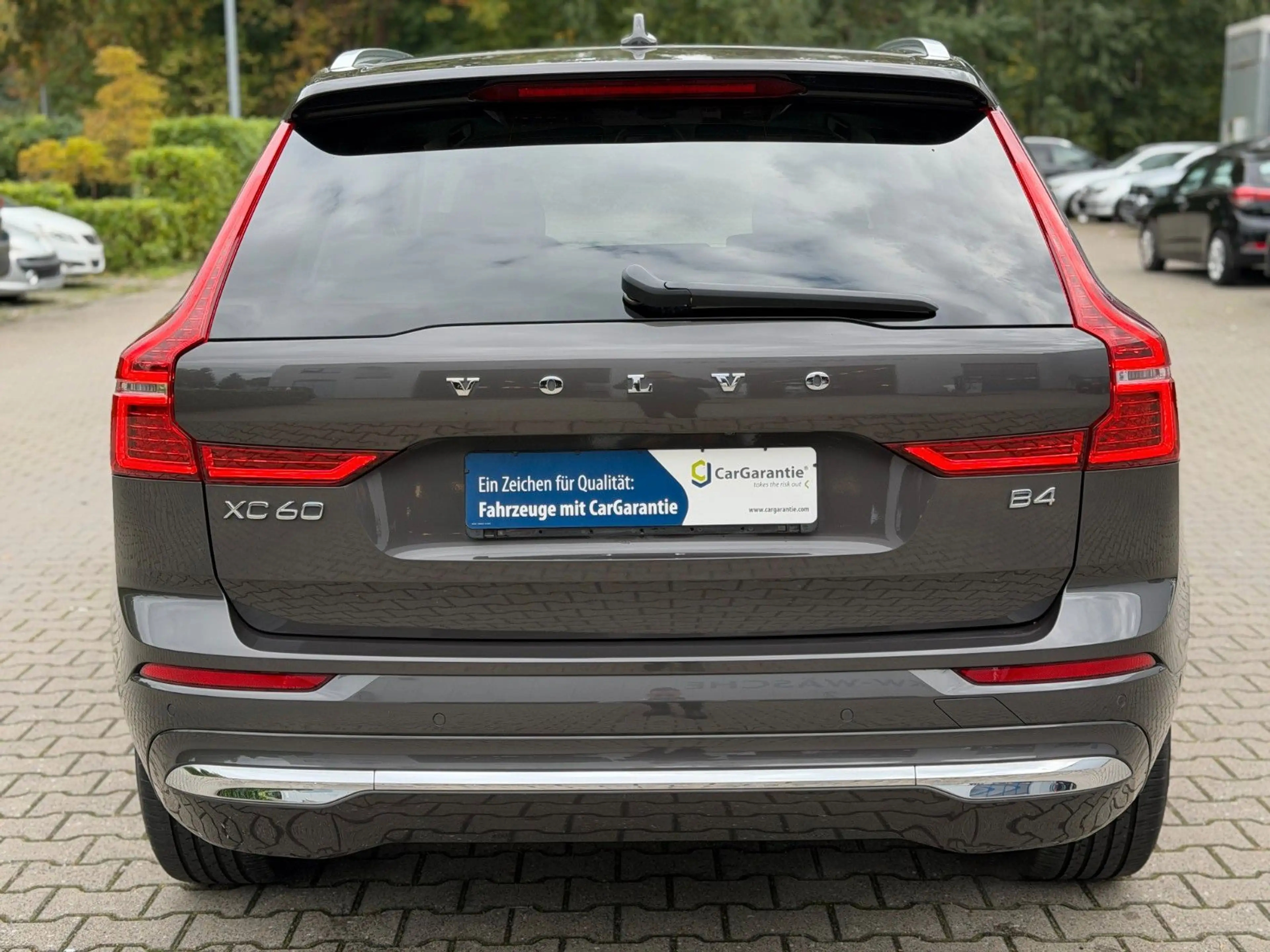 Volvo XC60 Plus Bright Dark 2WD Garantie*1.Hand*Leder — photo 9