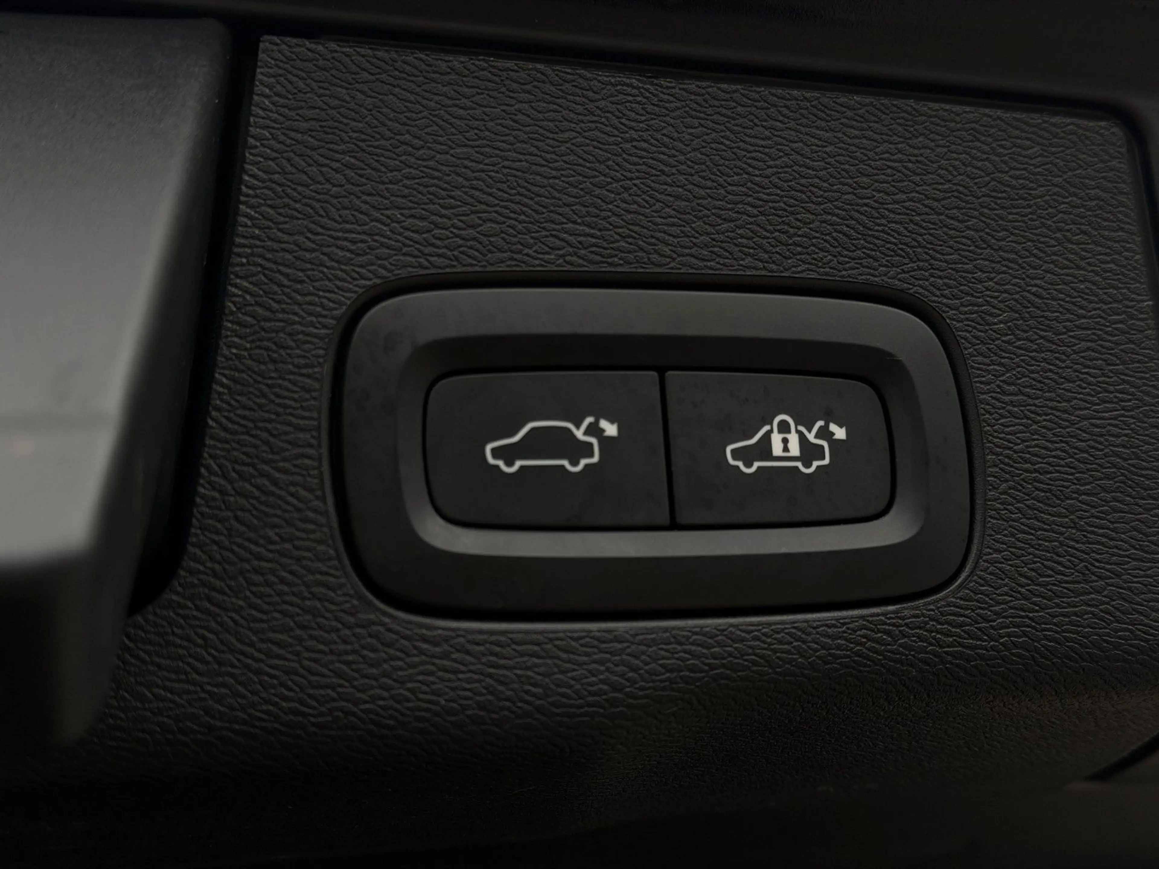 Volvo XC60 Plus Bright Dark 2WD Garantie*1.Hand*Leder — photo 15