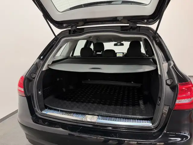 Mercedes-Benz C view 15