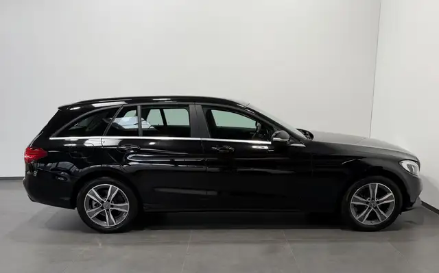 Mercedes-Benz C view 4