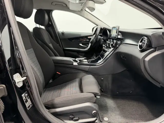 Mercedes-Benz C view 12