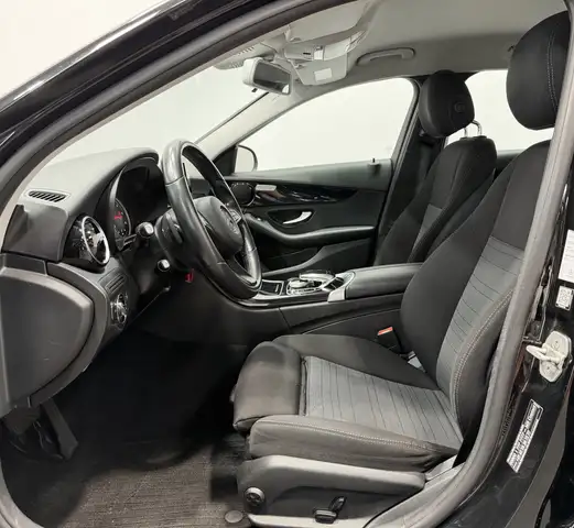 Mercedes-Benz C view 8